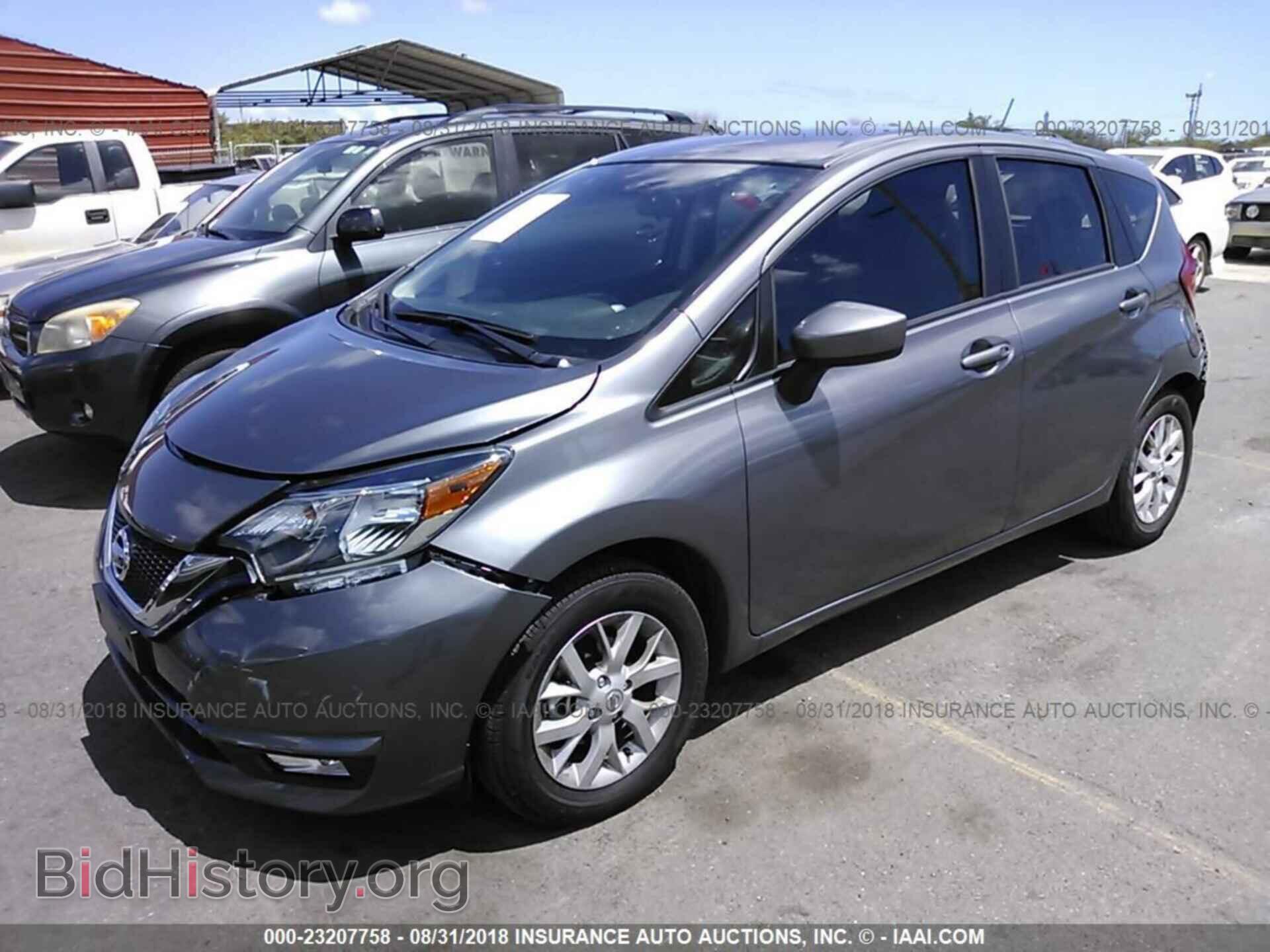 2017 Nissan Versa note - VIN: 3N1CE2CP6HL377551 - Фото 2