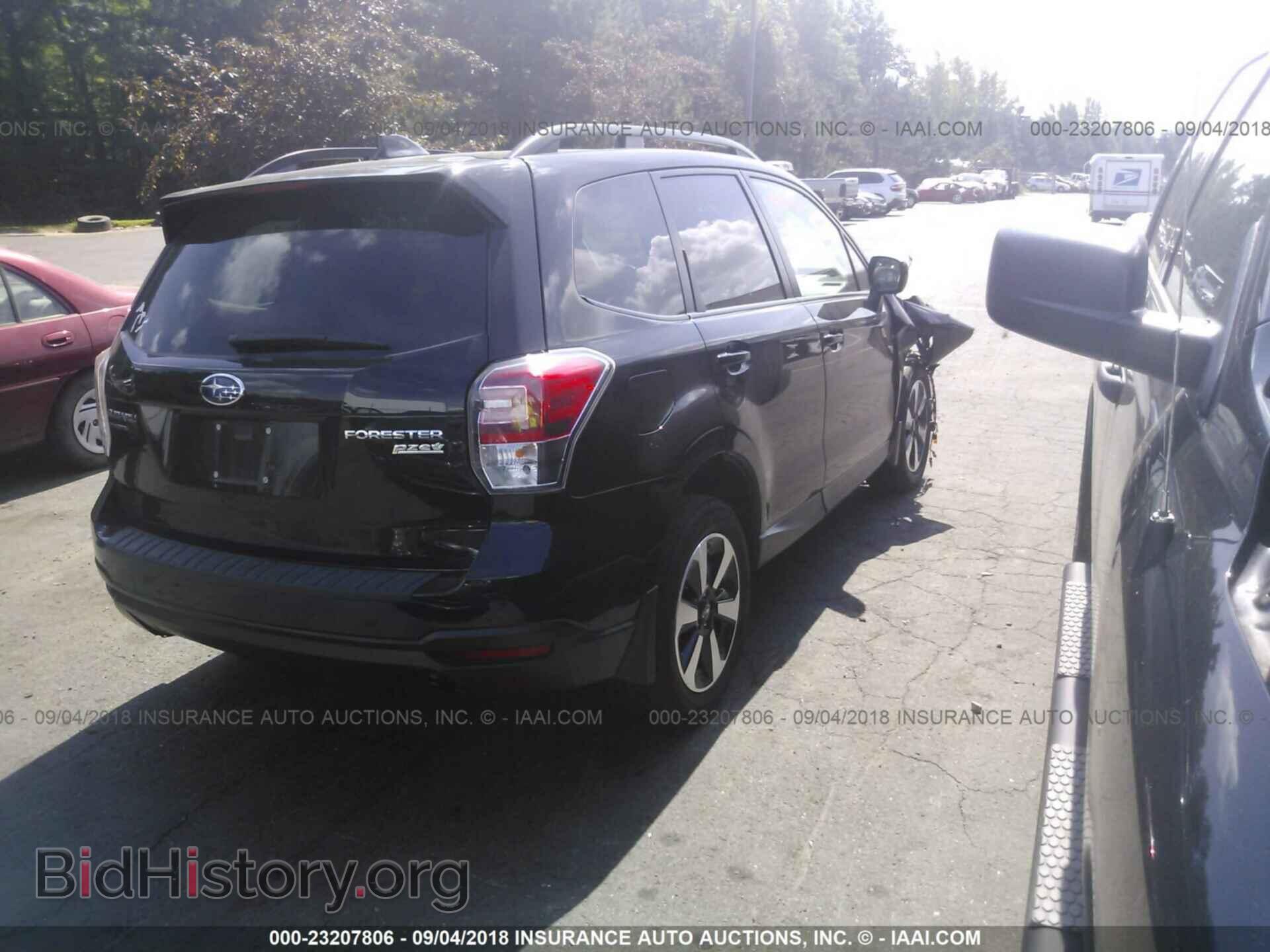2017 Subaru Forester - VIN: JF2SJAEC1HH451838 - Photo 4