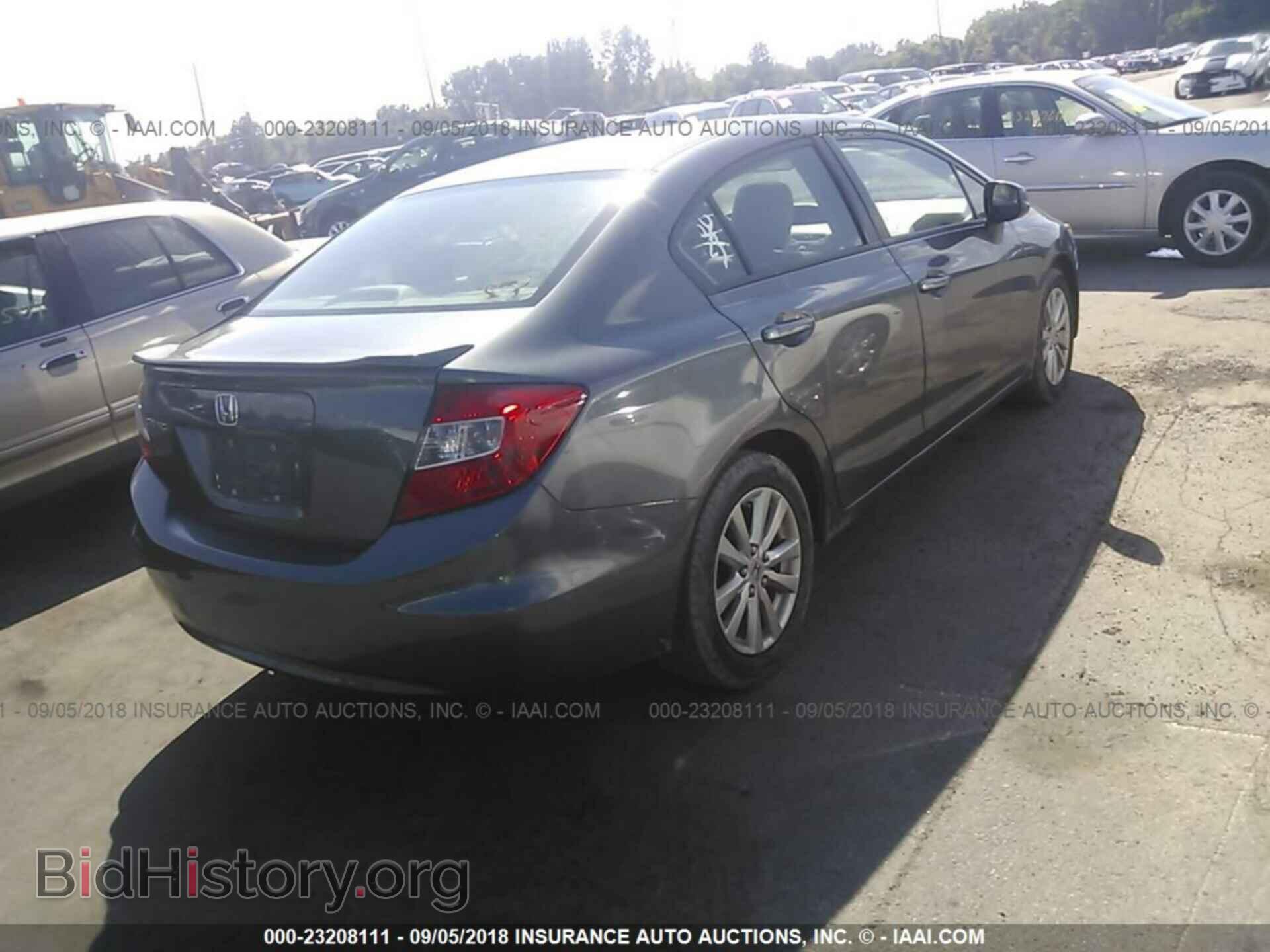 2012 Honda Civic - VIN: 19XFB2F97CE011532 - Photo 4
