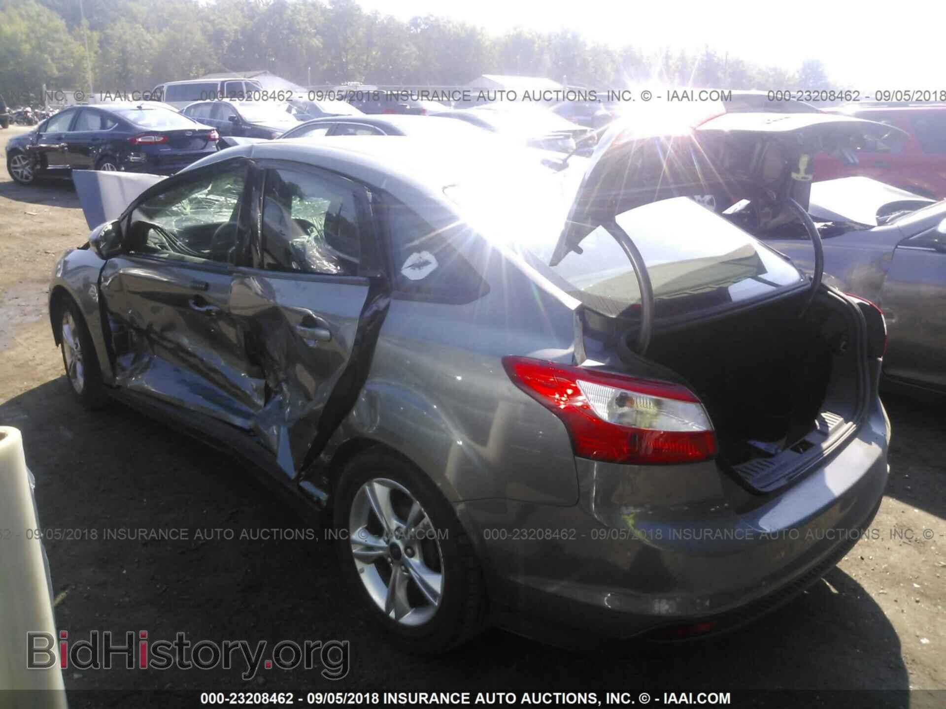 2014 Ford Focus - VIN: 1FADP3F2XEL191753 - Photo 3