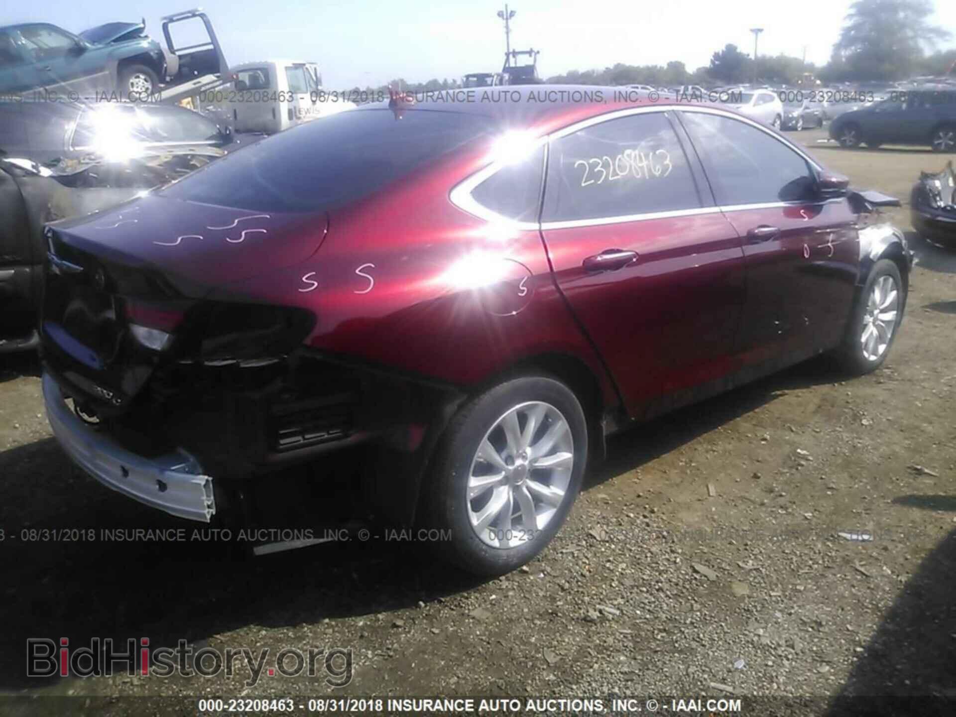 2015 Chrysler 200 - VIN: 1C3CCCCG0FN514381 - Photo 4