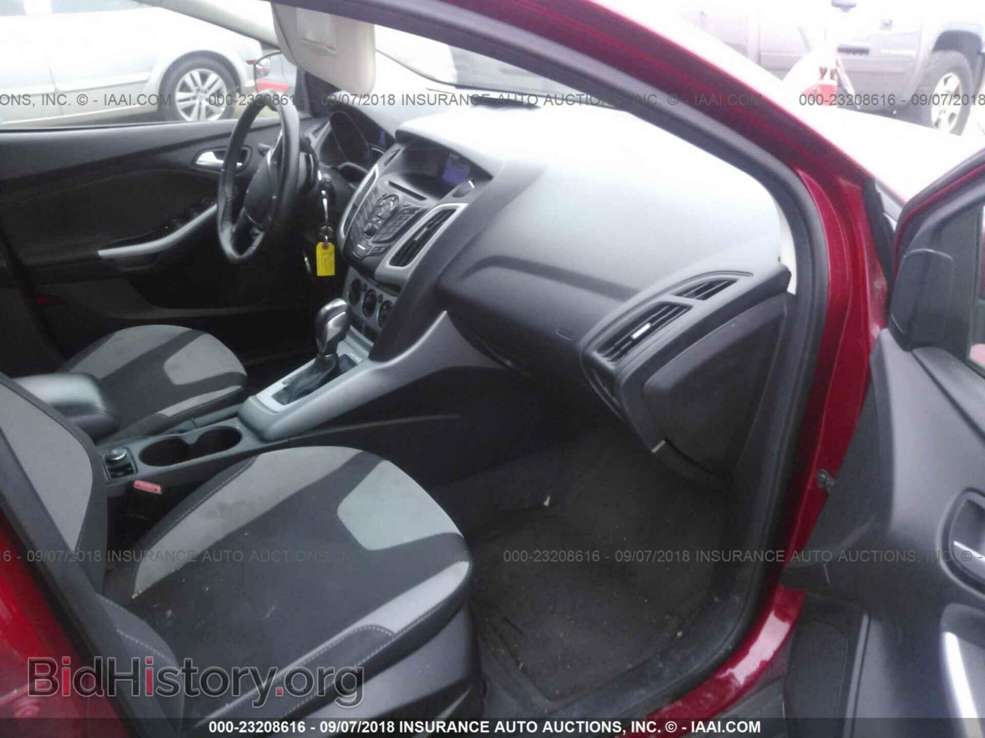 2012 Ford Focus - VIN: 1FAHP3K28CL447649 - Photo 5