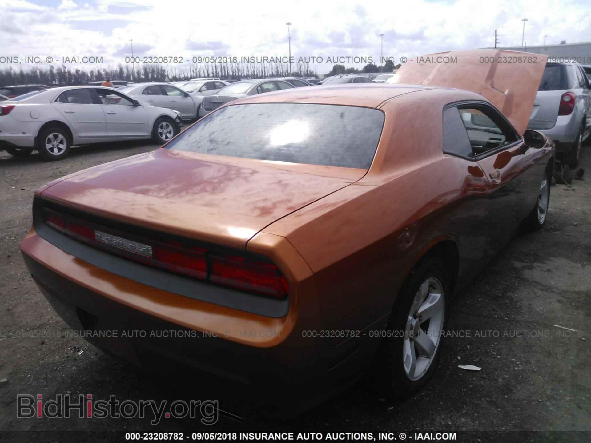 2011 Dodge Challenger - VIN: 2B3CJ4DG1BH596728 - Фото 4