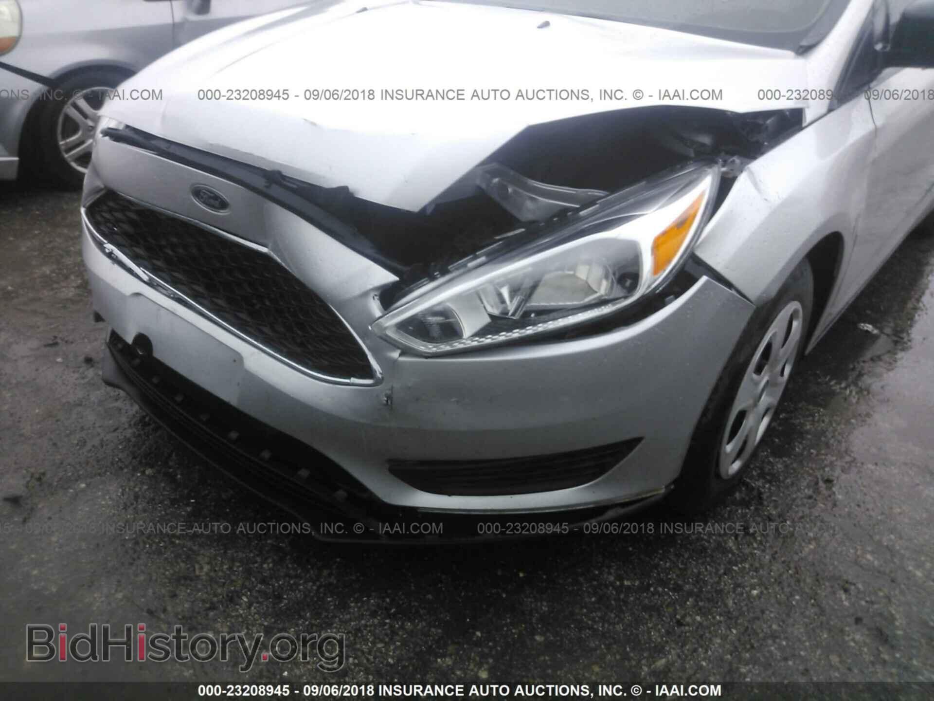 2017 Ford Focus - VIN: 1FADP3E25HL303381 - Photo 6