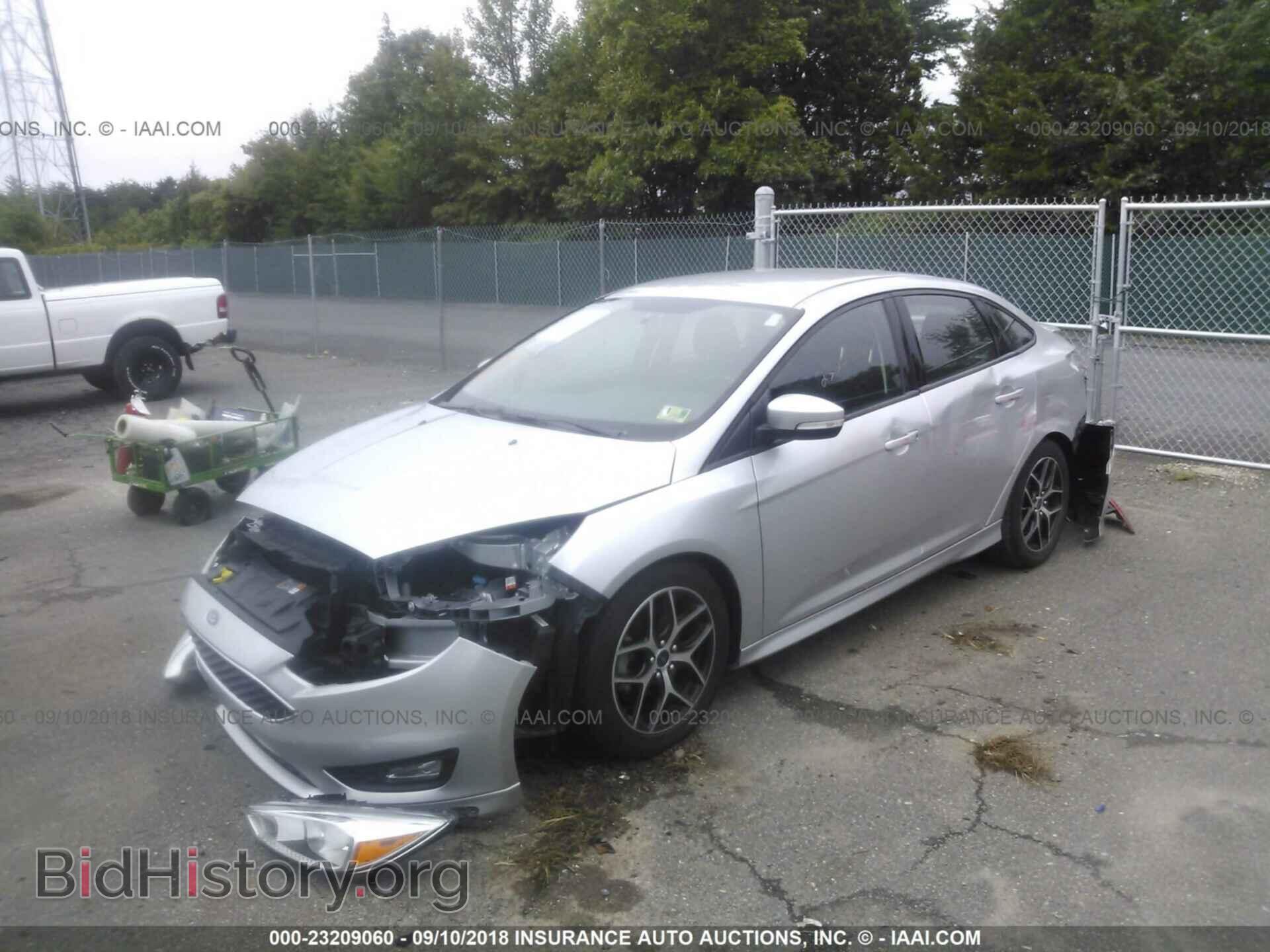 2016 Ford Focus - VIN: 1FADP3F26GL236920 - Фото 2