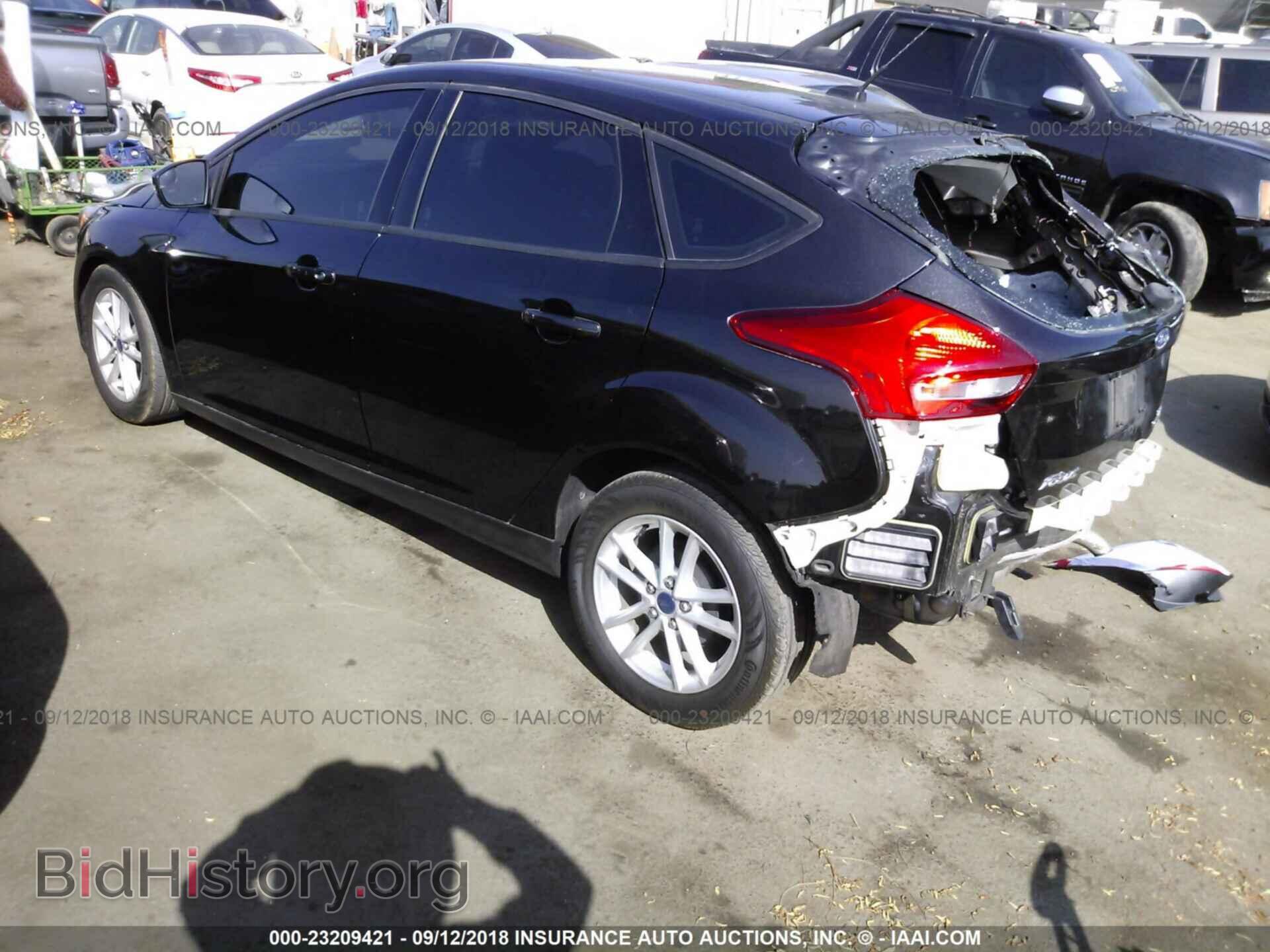 2015 Ford Focus - VIN: 1FADP3K2XFL256639 - Photo 3