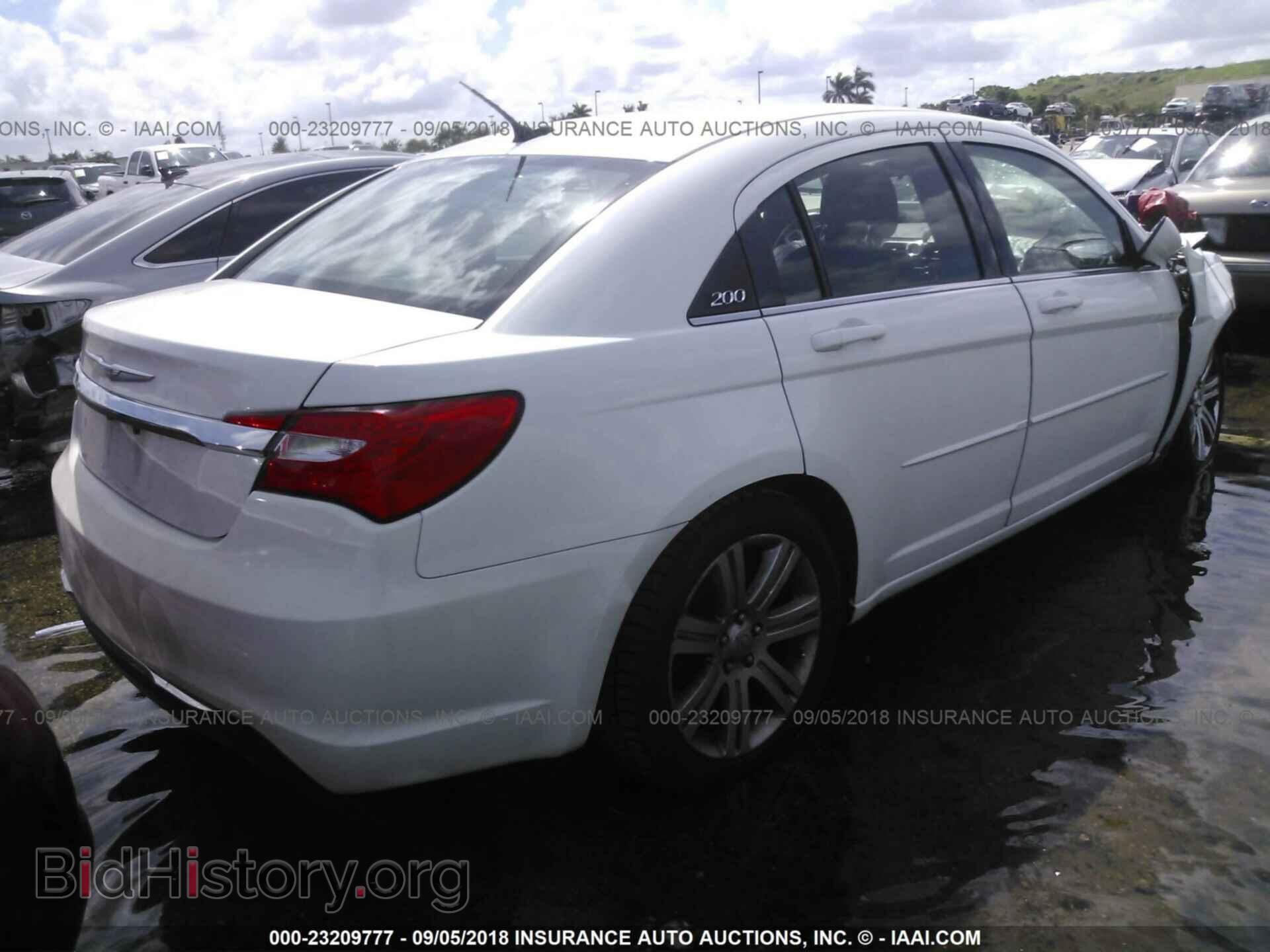 2013 Chrysler 200 - VIN: 1C3CCBBB7DN656028 - Фото 4