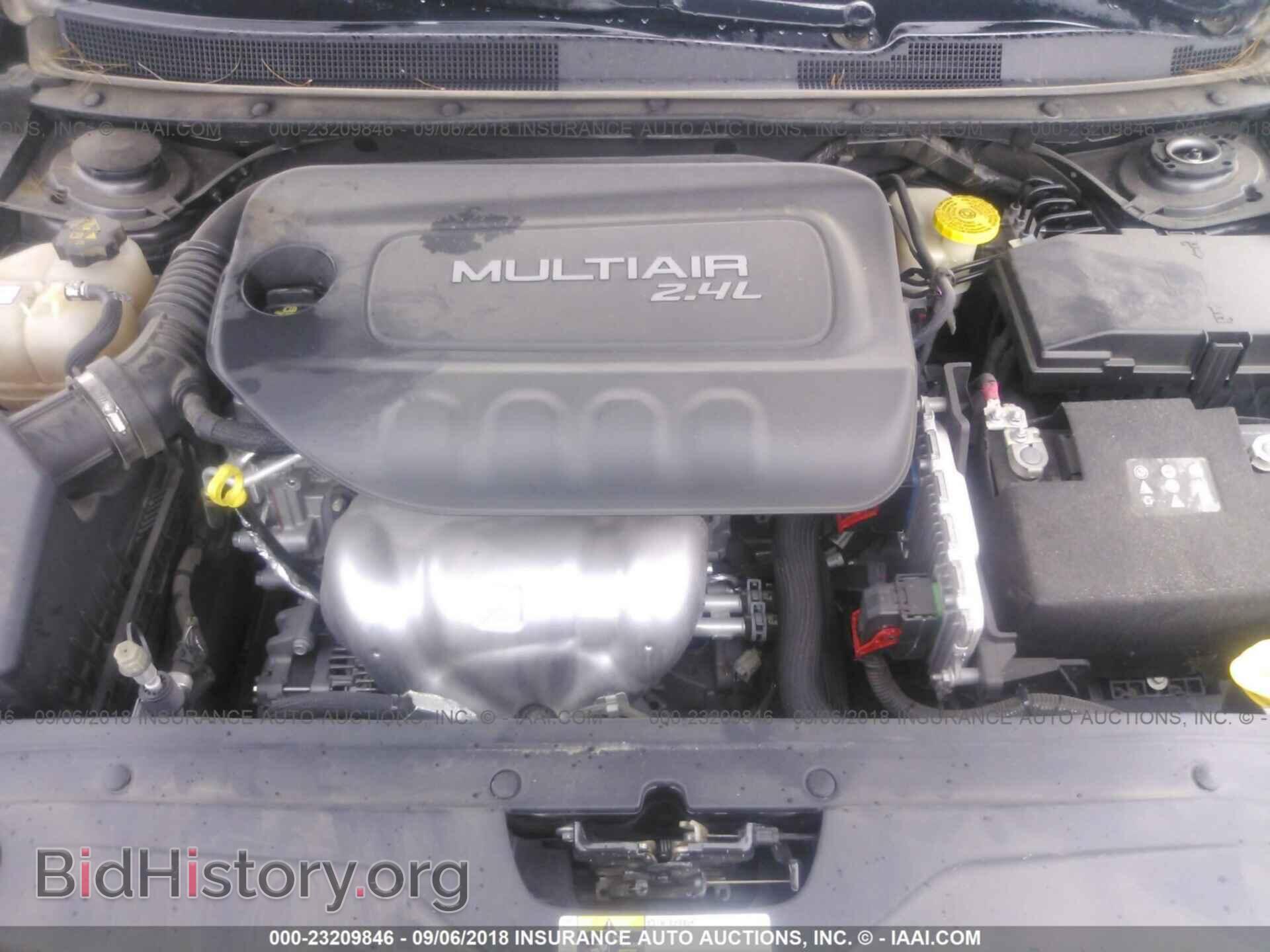 2016 Chrysler 200 - VIN: 1C3CCCAB6GN170936 - Photo 10