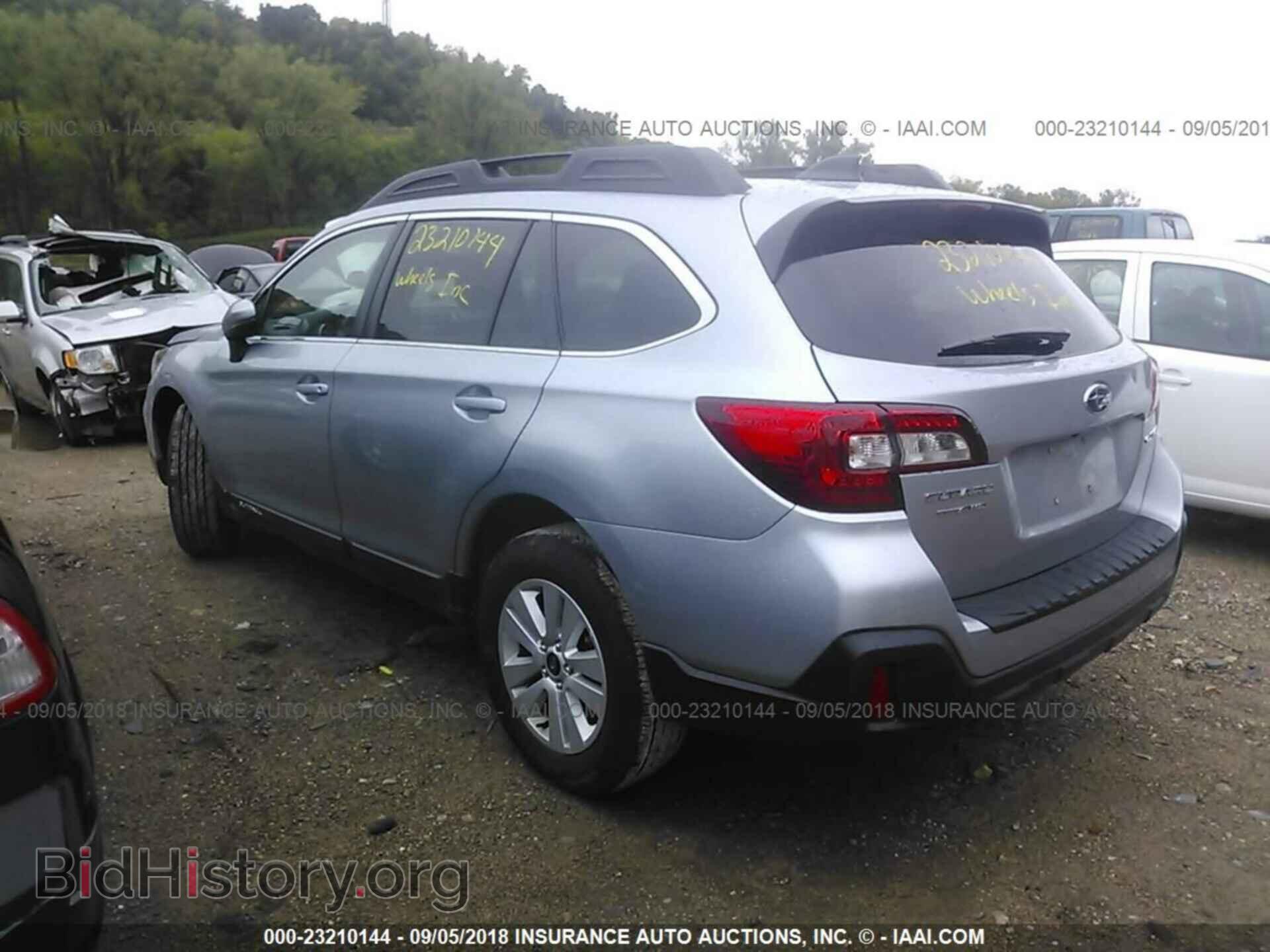 2018 Subaru Outback - VIN: 4S4BSAHC8J3342900 - Фото 3