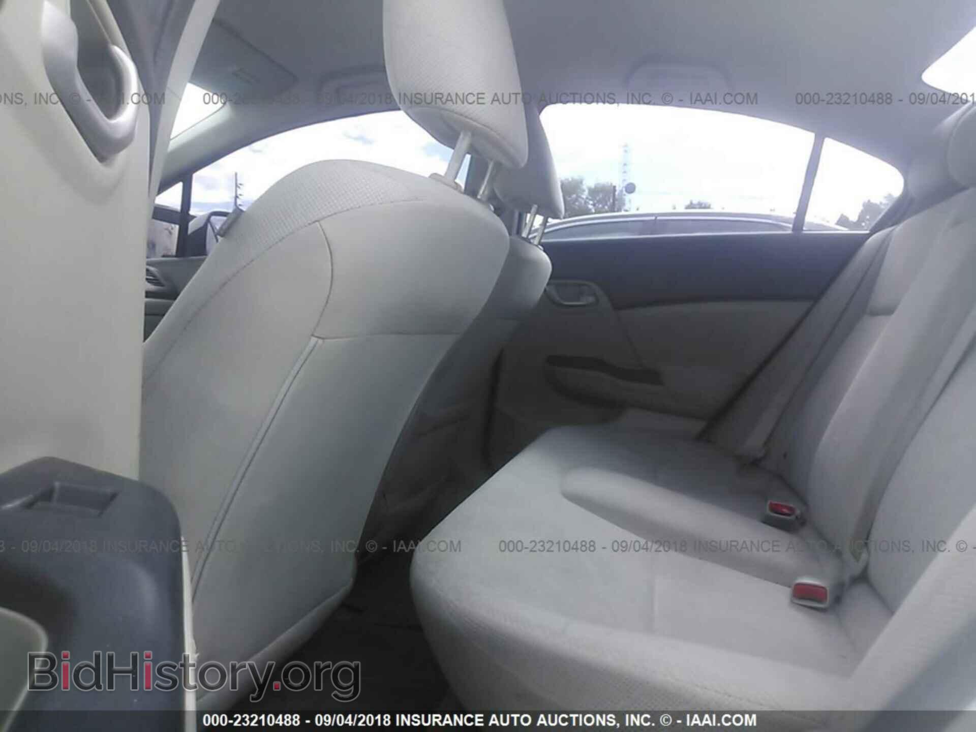2012 Honda Civic - VIN: 2HGFB2F56CH607413 - Photo 8
