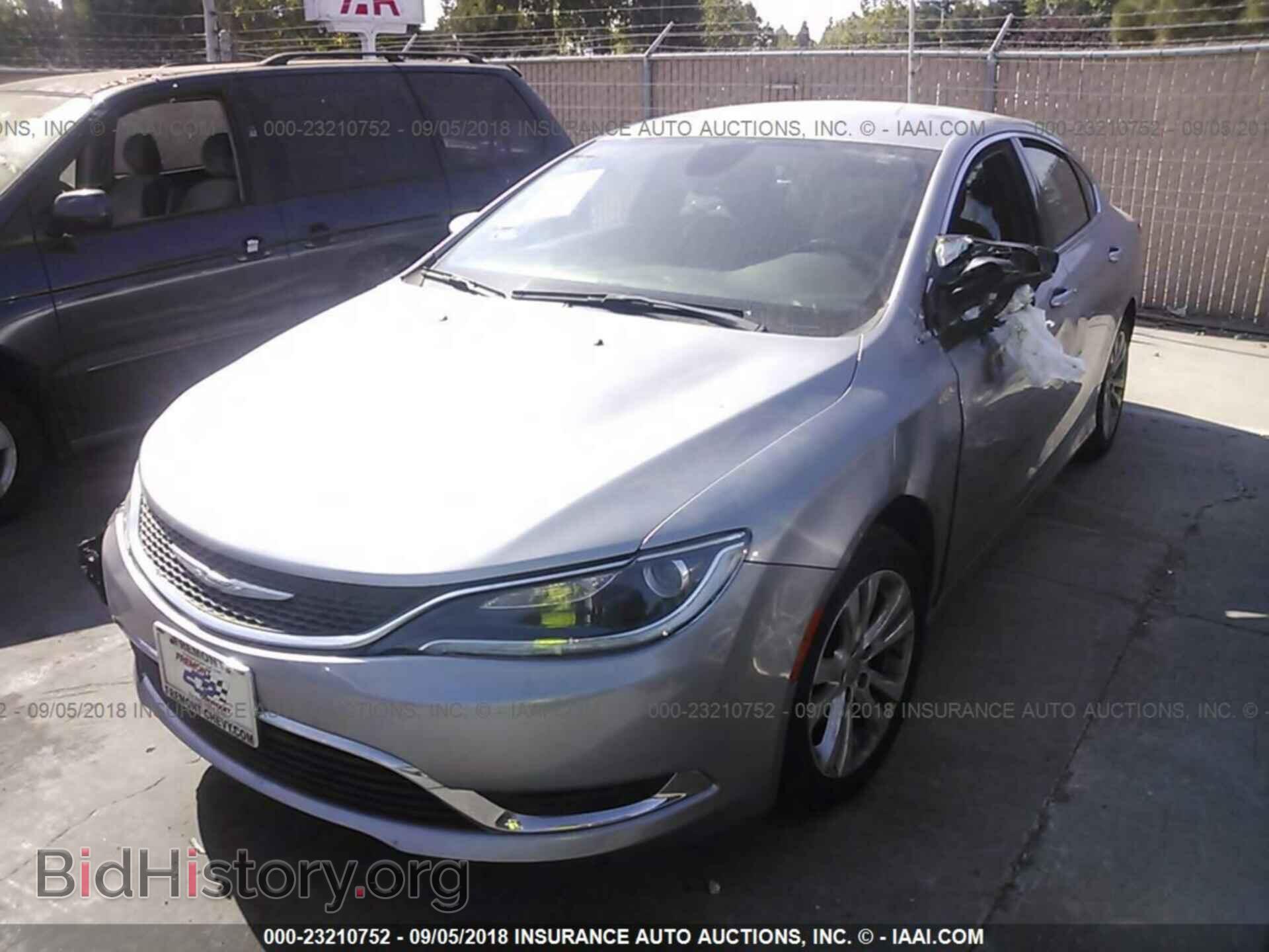 2015 Chrysler 200 - VIN: 1C3CCCAB7FN587254 - Photo 2