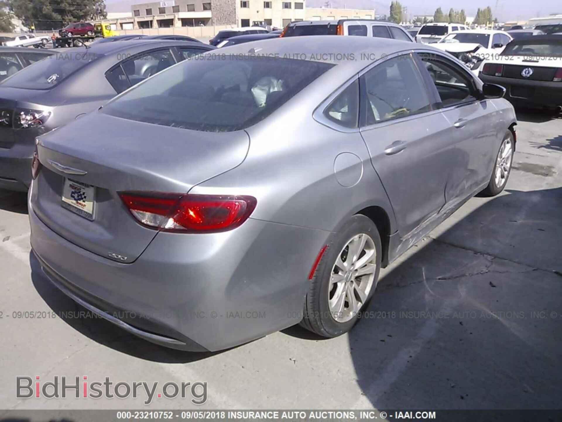 2015 Chrysler 200 - VIN: 1C3CCCAB7FN587254 - Photo 4