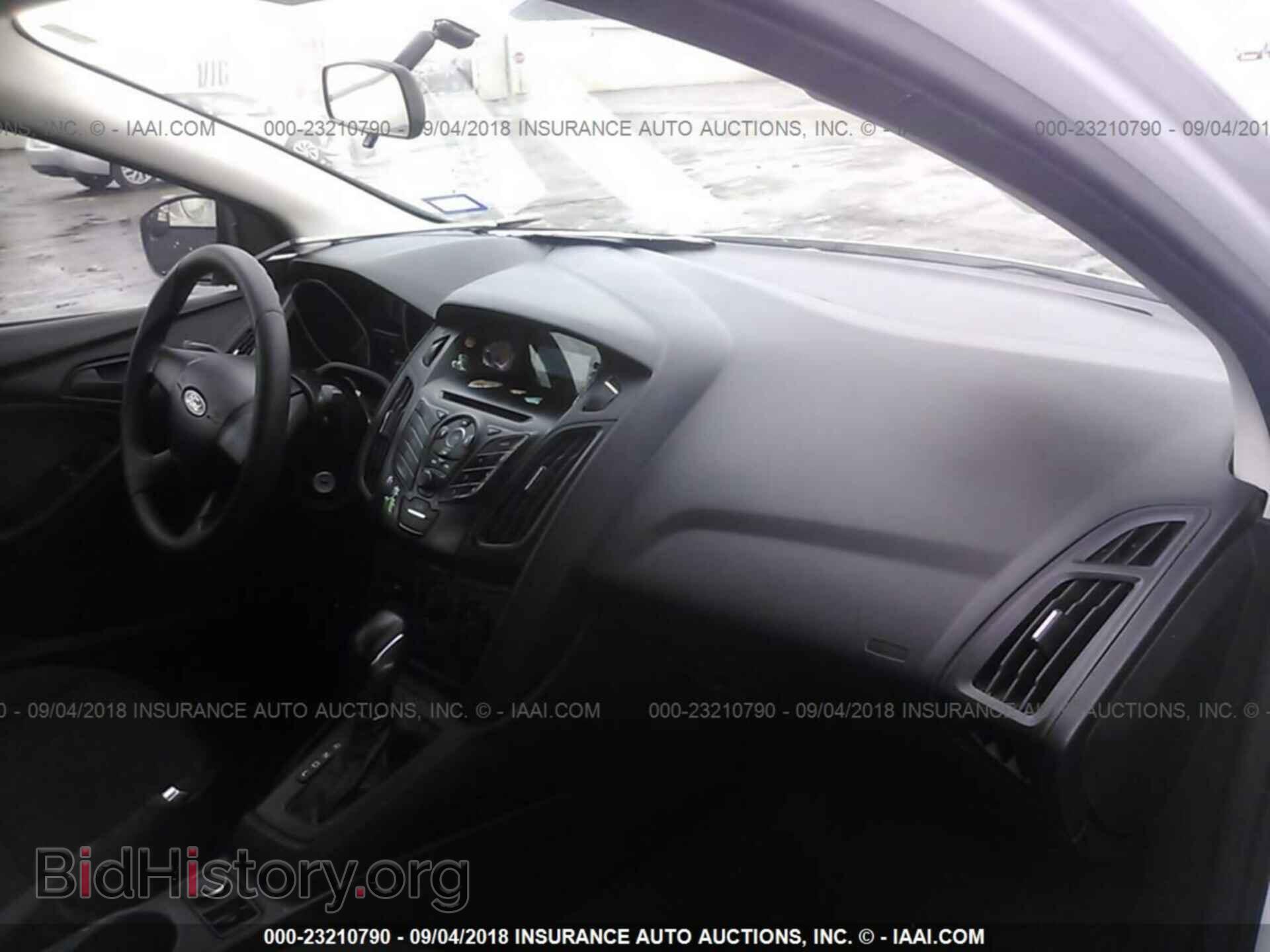 2012 Ford Focus - VIN: 1FAHP3E25CL284339 - Photo 5