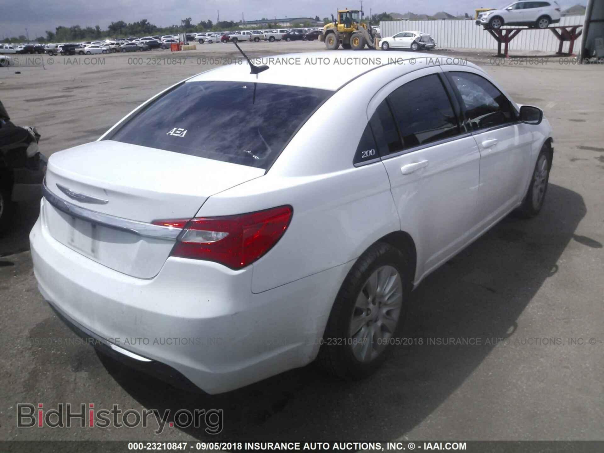 2012 Chrysler 200 - VIN: 1C3CCBAB9CN154461 - Photo 4
