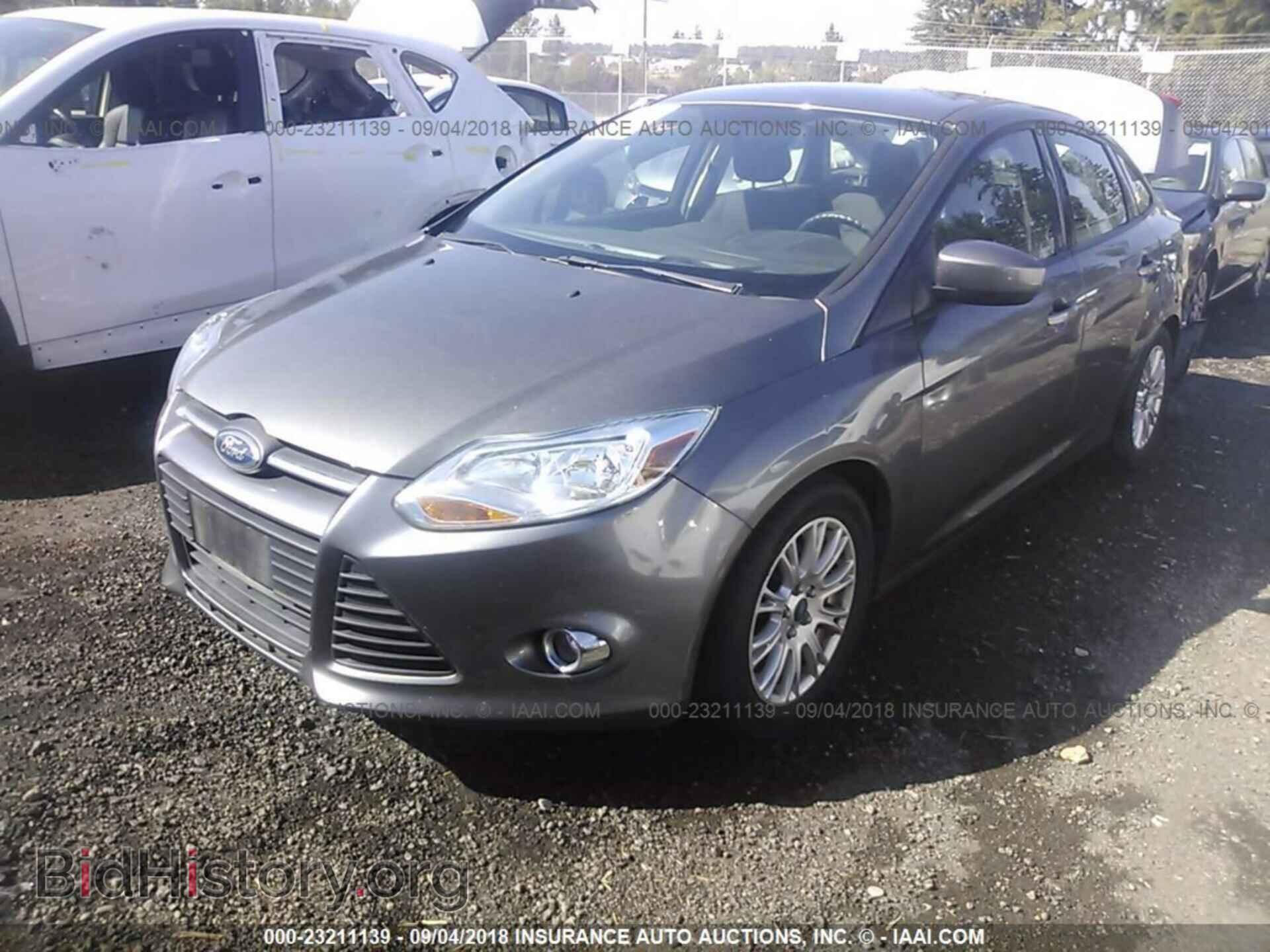 2012 Ford Focus - VIN: 1FAHP3F23CL333147 - Photo 2