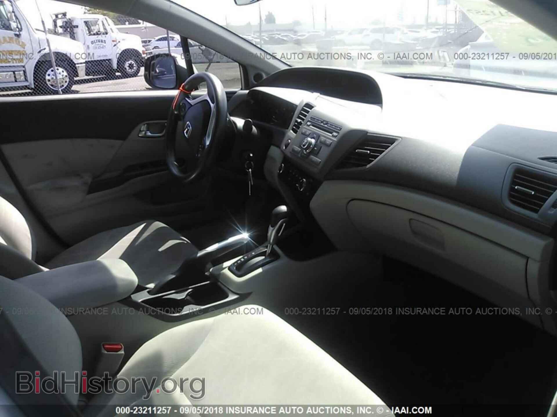 2012 Honda Civic - VIN: 19XFB2F86CE329567 - Photo 5