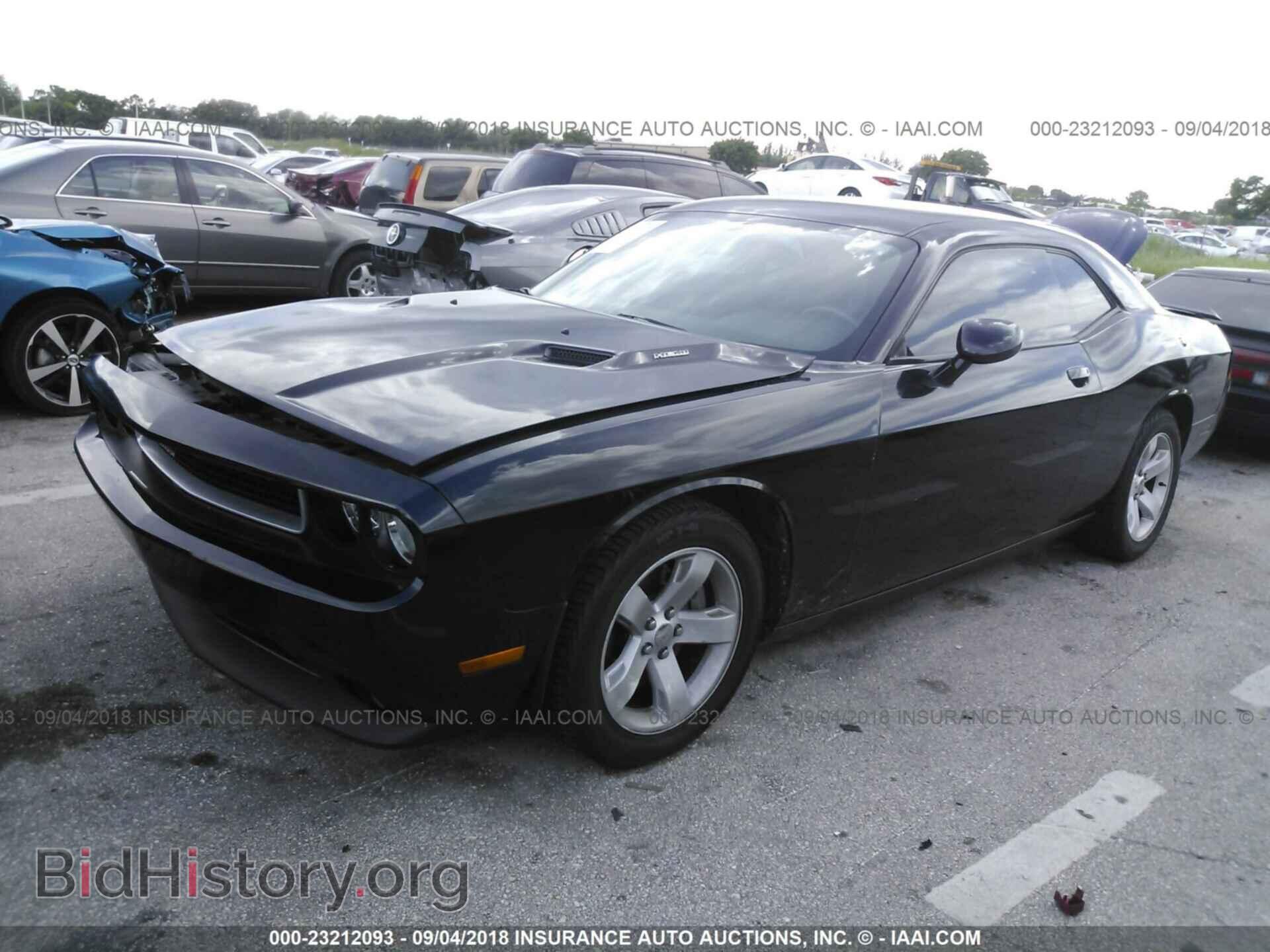 2014 Dodge Challenger - VIN: 2C3CDYBTXEH153340 - Photo 2