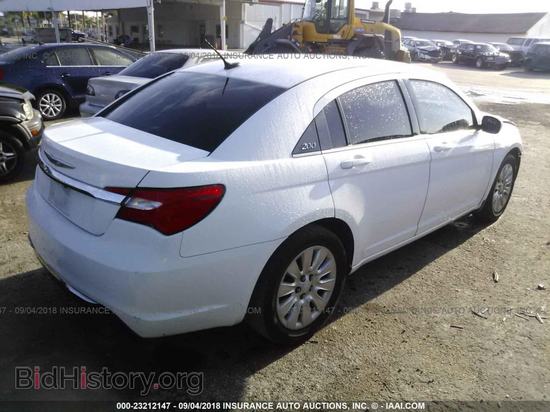 2014 Chrysler 200 - VIN: 1C3CCBAB0EN170356 - Фото 4