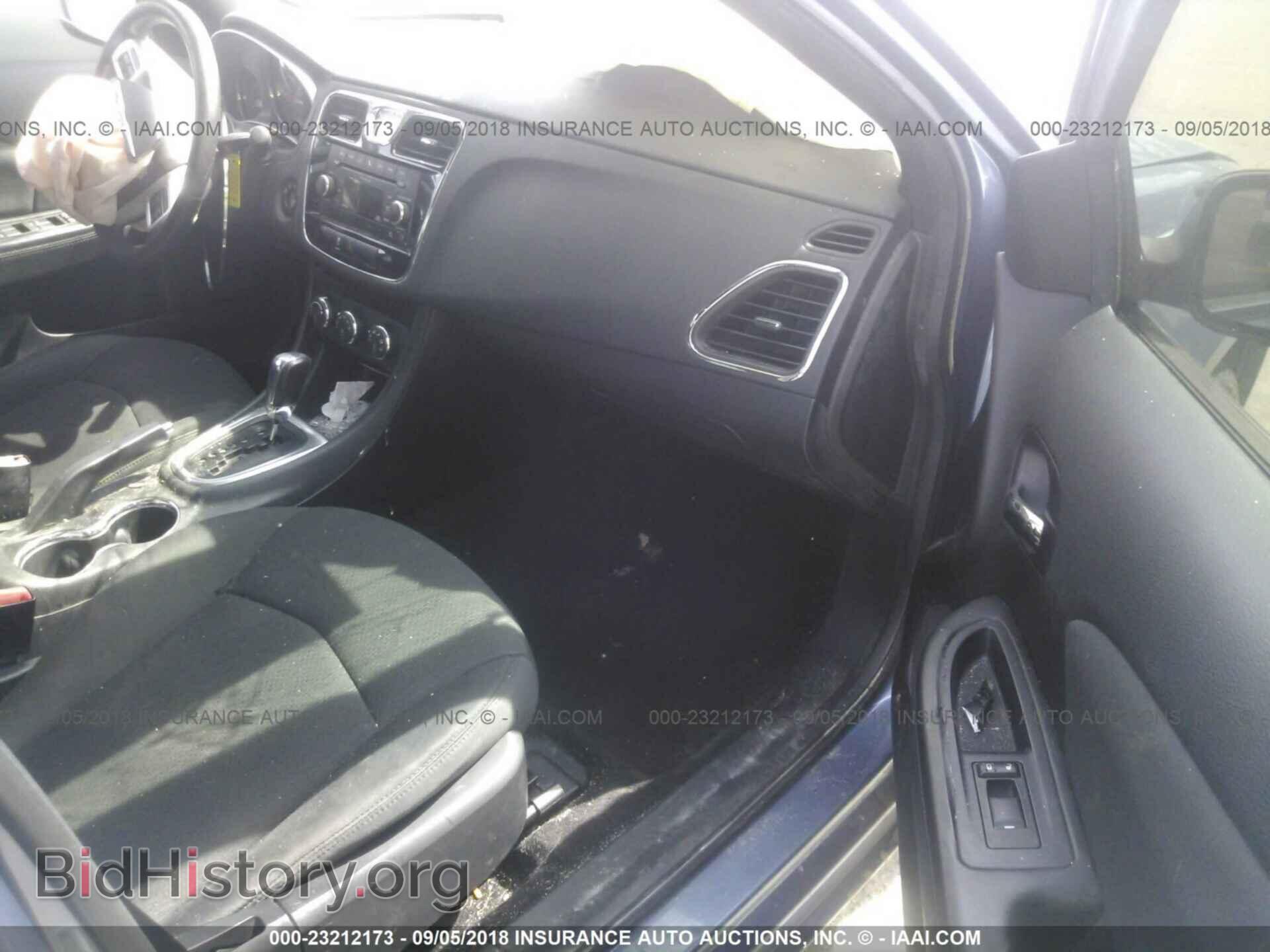 2011 Chrysler 200 - VIN: 1C3BC1FB4BN599073 - Фото 5