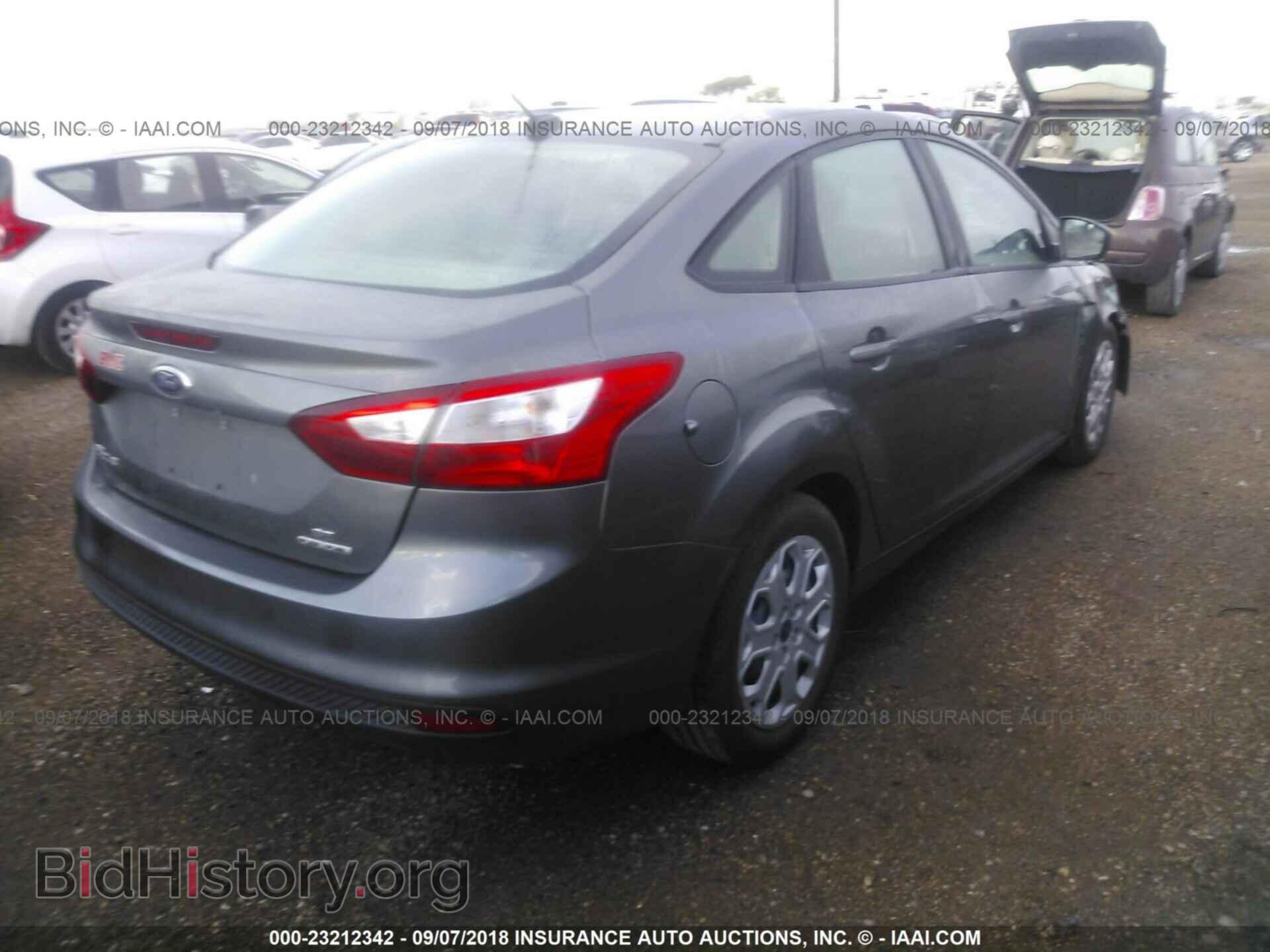 2012 Ford Focus - VIN: 1FAHP3F26CL385906 - Photo 4