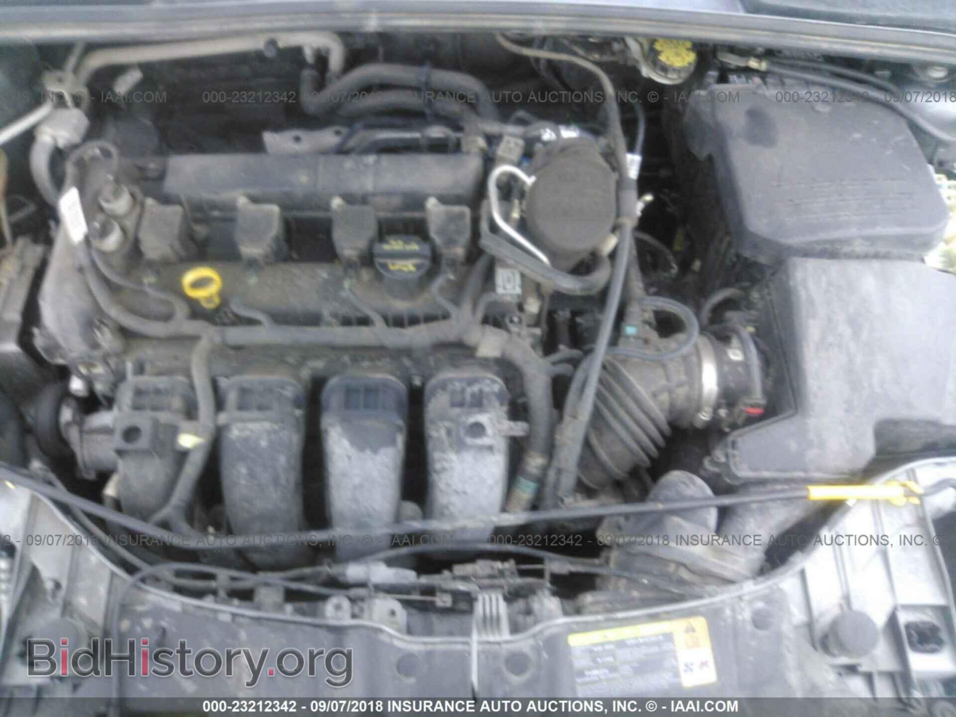 2012 Ford Focus - VIN: 1FAHP3F26CL385906 - Photo 10