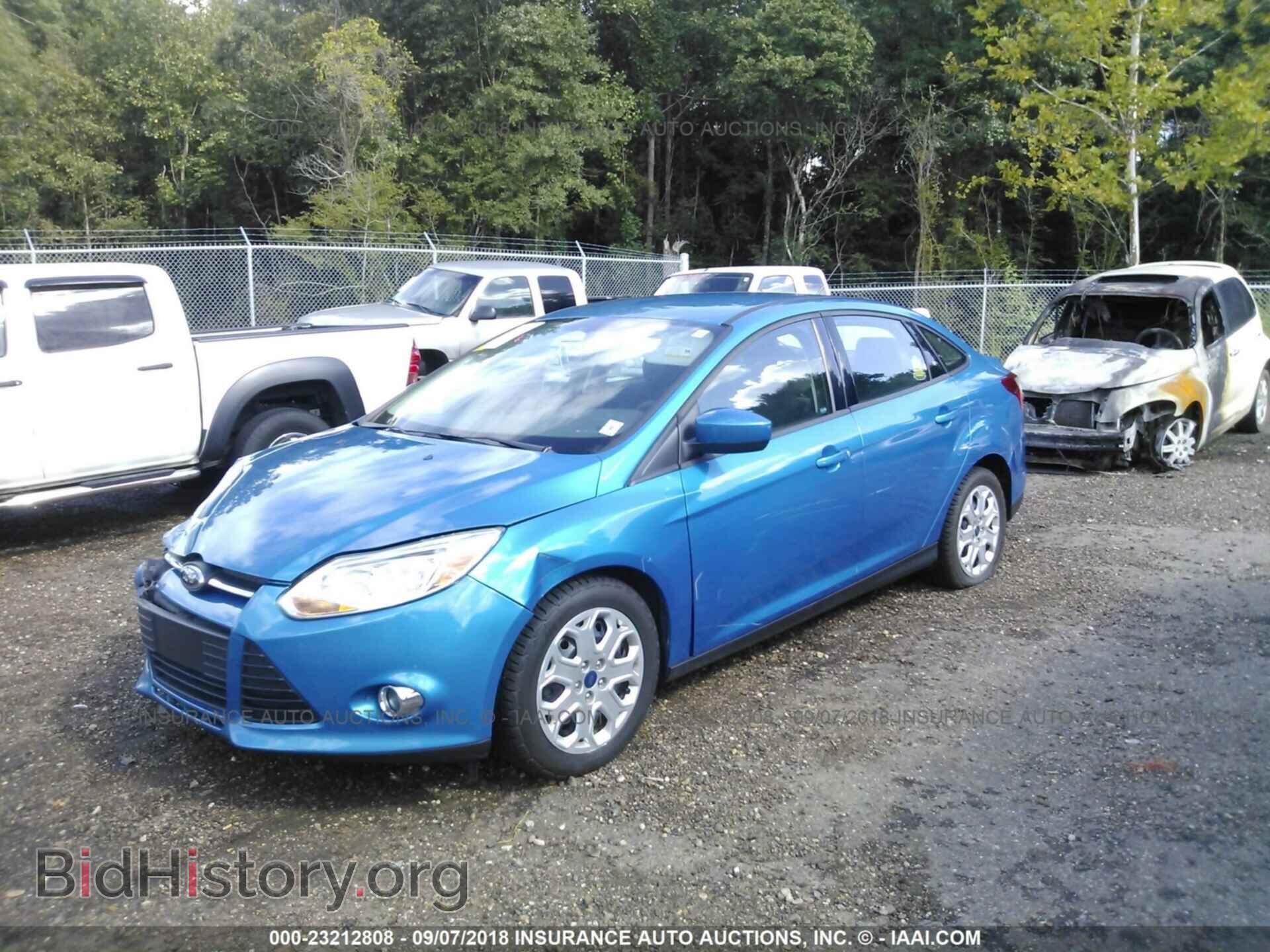 2012 Ford Focus - VIN: 1FAHP3F21CL448104 - Фото 2