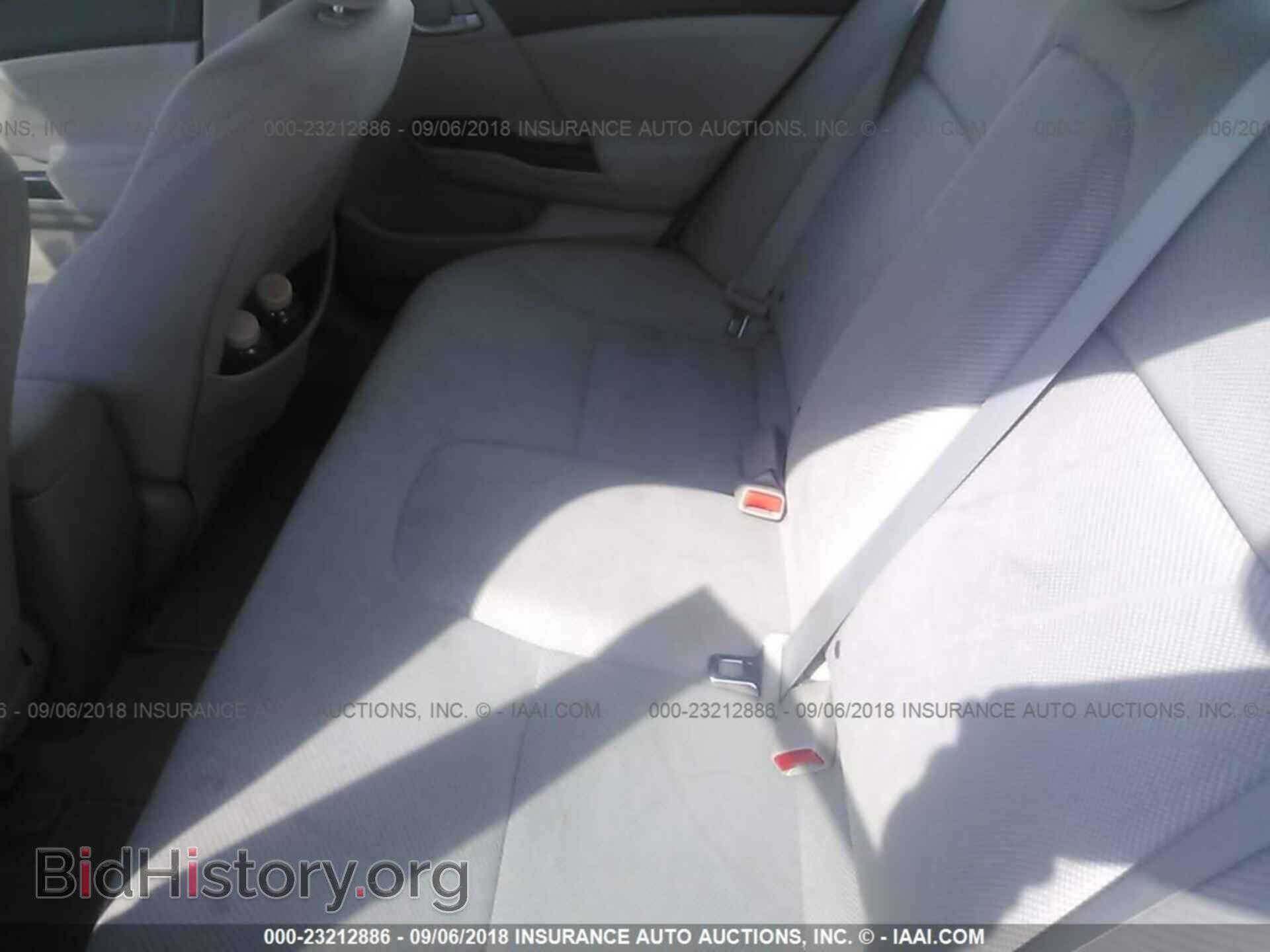 2012 Honda Civic - VIN: 19XFB2F50CE386580 - Photo 8