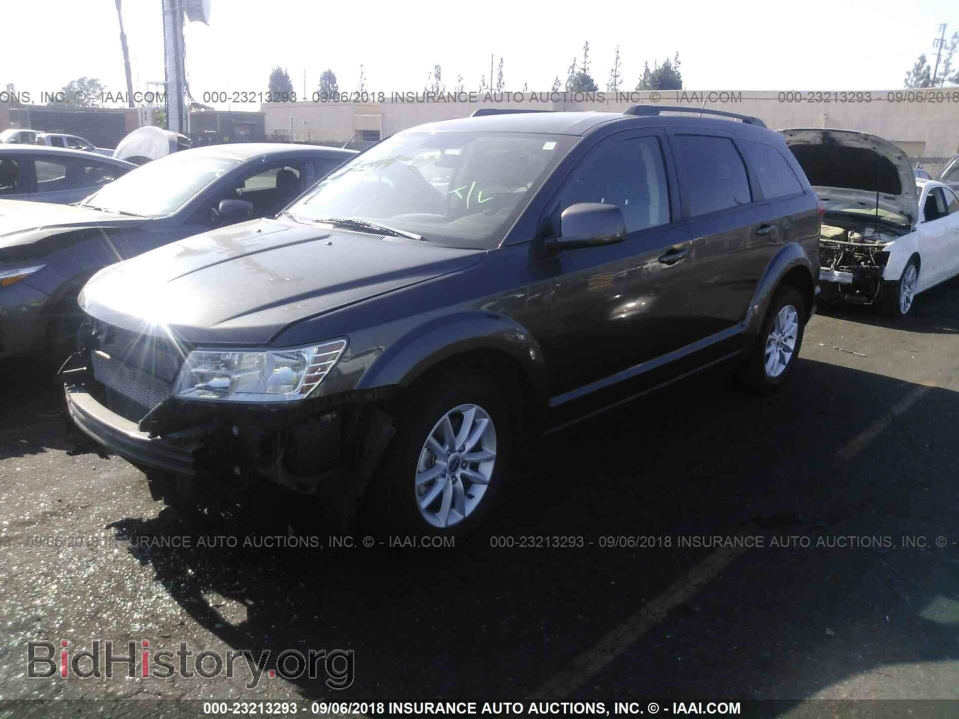 2017 Dodge Journey - VIN: 3C4PDCBG9HT526379 - Фото 2