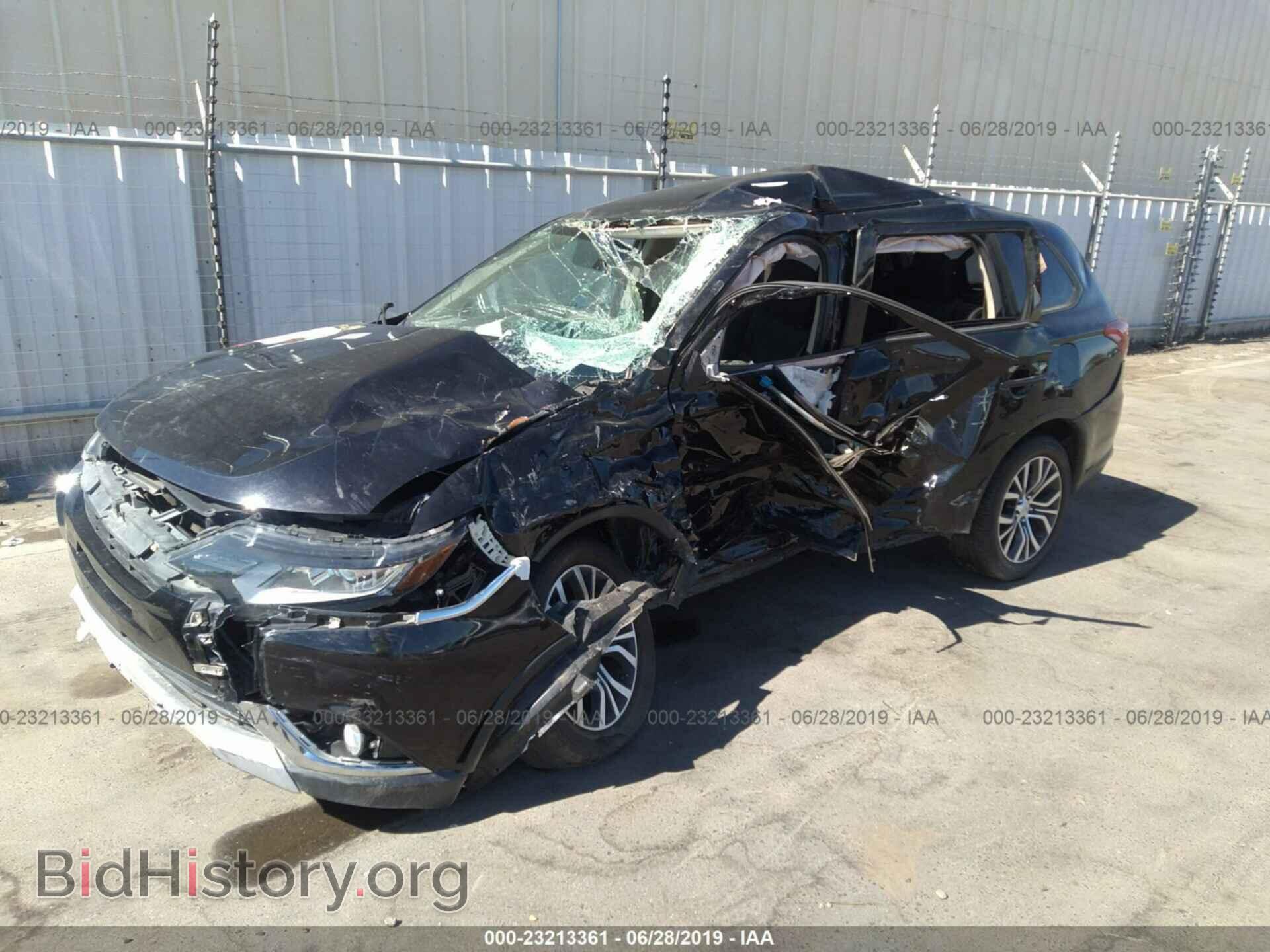 2016 Mitsubishi Outlander - VIN: JA4AD2A37GZ051945 - Фото 2