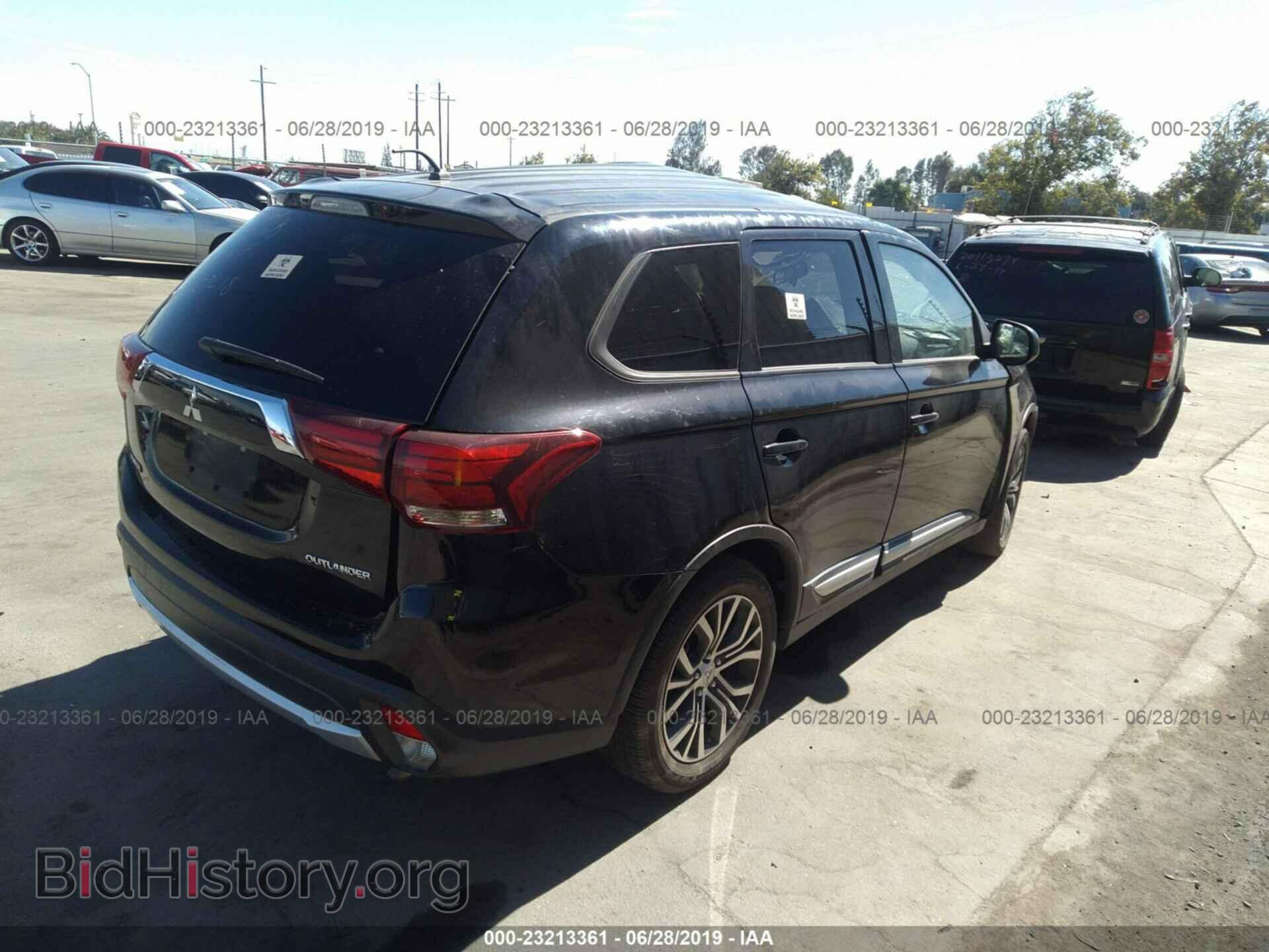 2016 Mitsubishi Outlander - VIN: JA4AD2A37GZ051945 - Фото 4