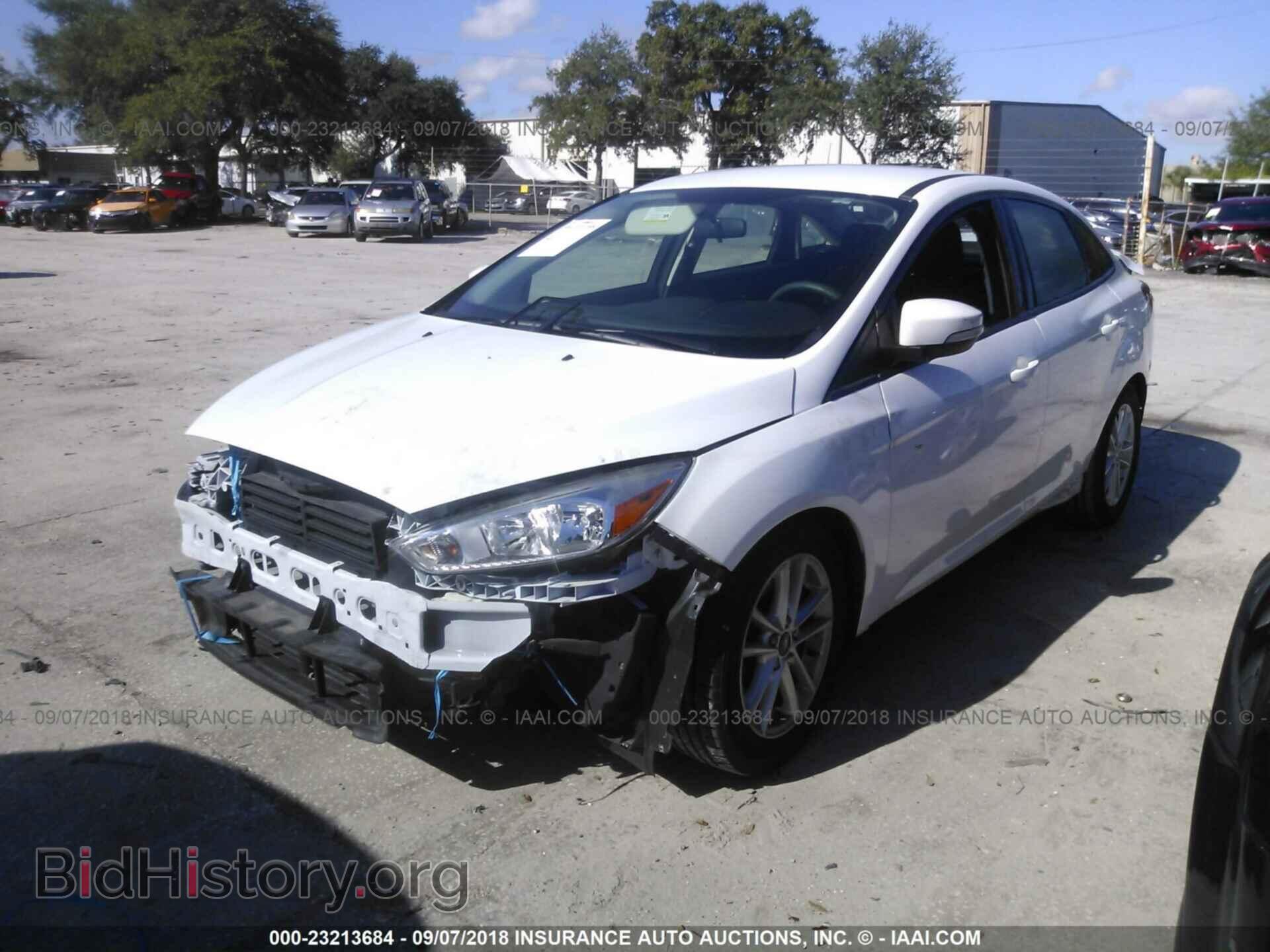 2016 Ford Focus - VIN: 1FADP3F23GL283127 - Photo 2