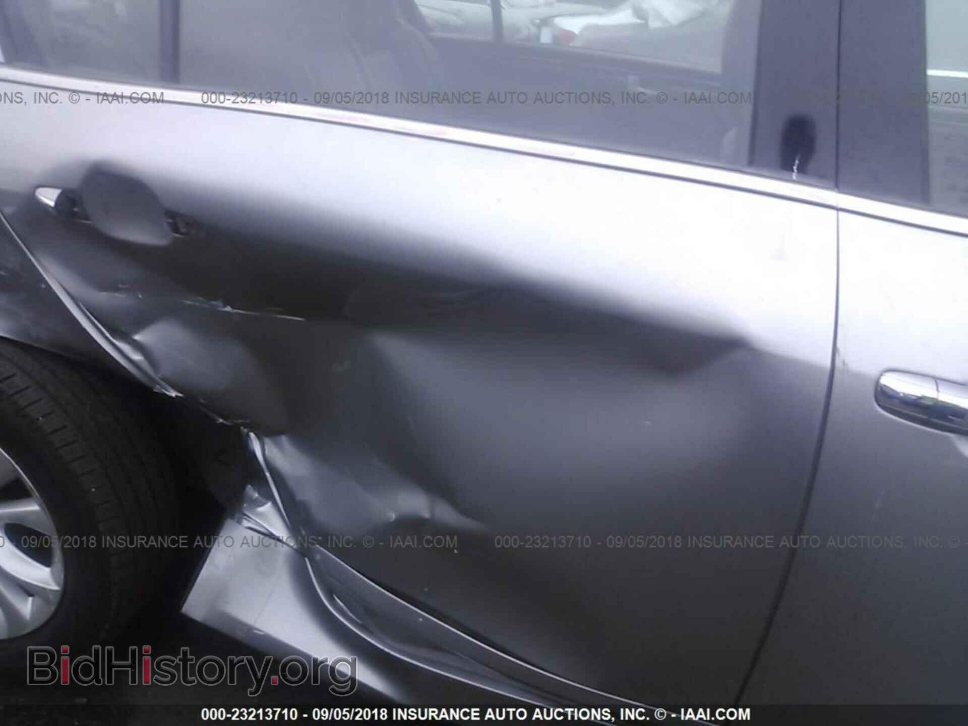 2012 Hyundai Genesis - VIN: KMHGC4DD2CU196557 - Фото 6