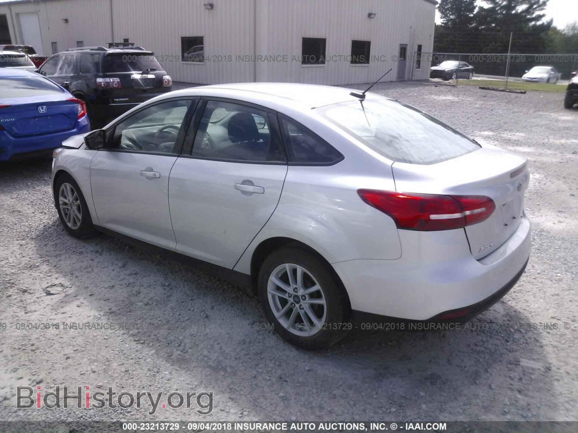 2017 Ford Focus - VIN: 1FADP3F29HL251638 - Photo 3