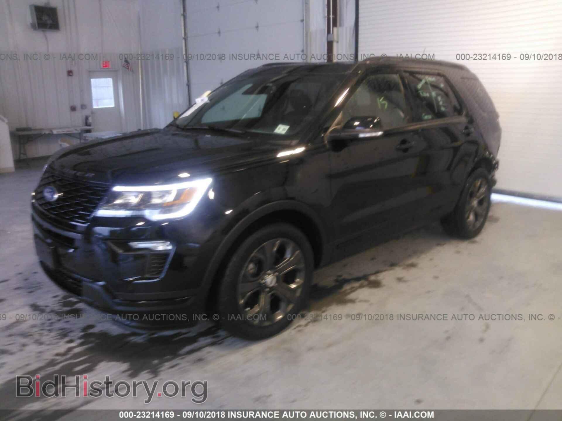 2018 Ford Explorer - VIN: 1FM5K8GT2JGA51101 - Фото 2