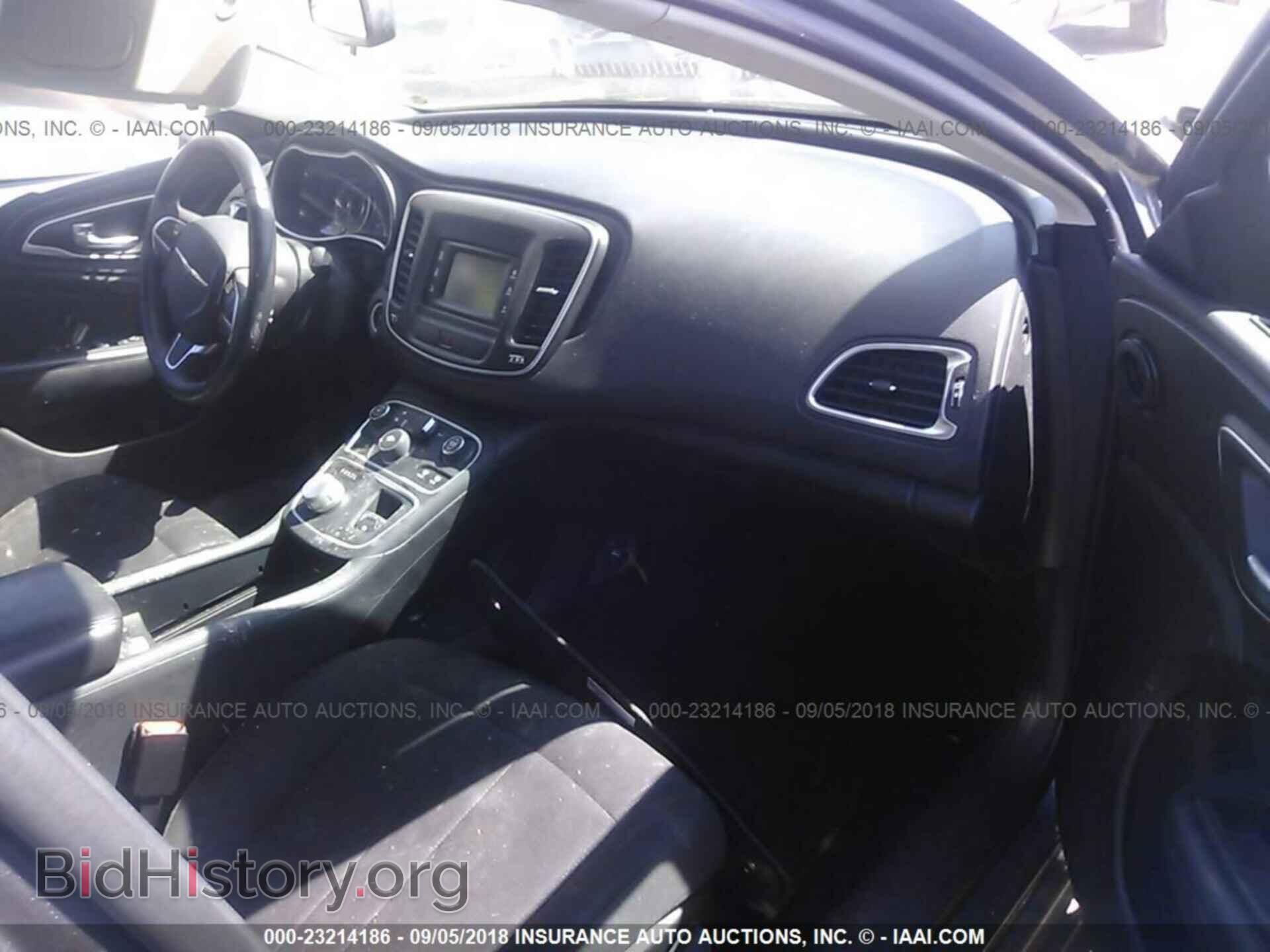 2015 Chrysler 200 - VIN: 1C3CCCAB2FN526538 - Photo 5