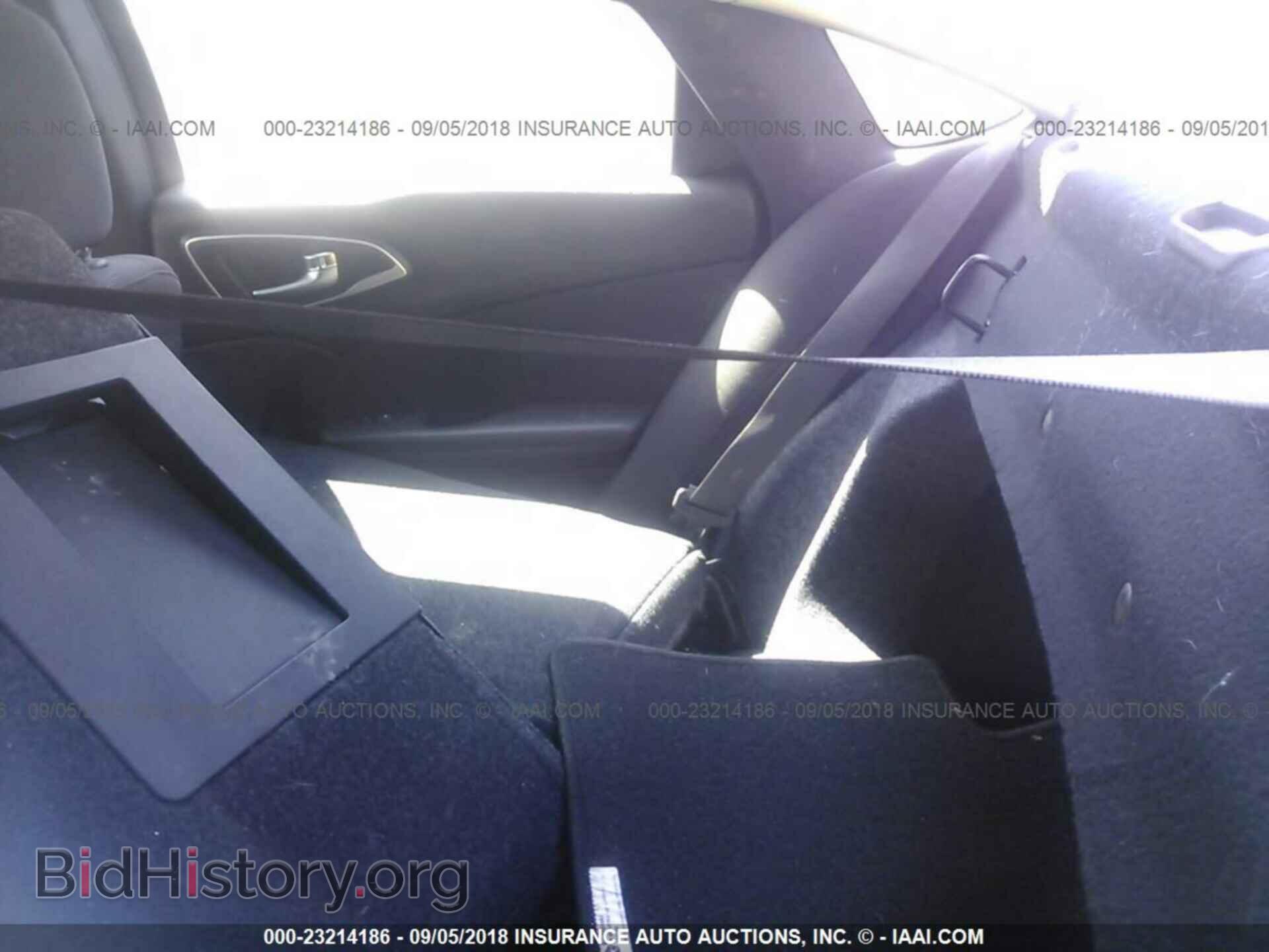 2015 Chrysler 200 - VIN: 1C3CCCAB2FN526538 - Photo 8