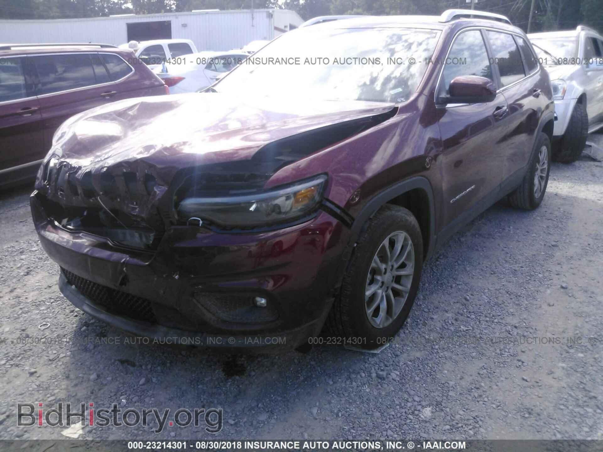 2019 Jeep Cherokee - VIN: 1C4PJLLB4KD184770 - Photo 2