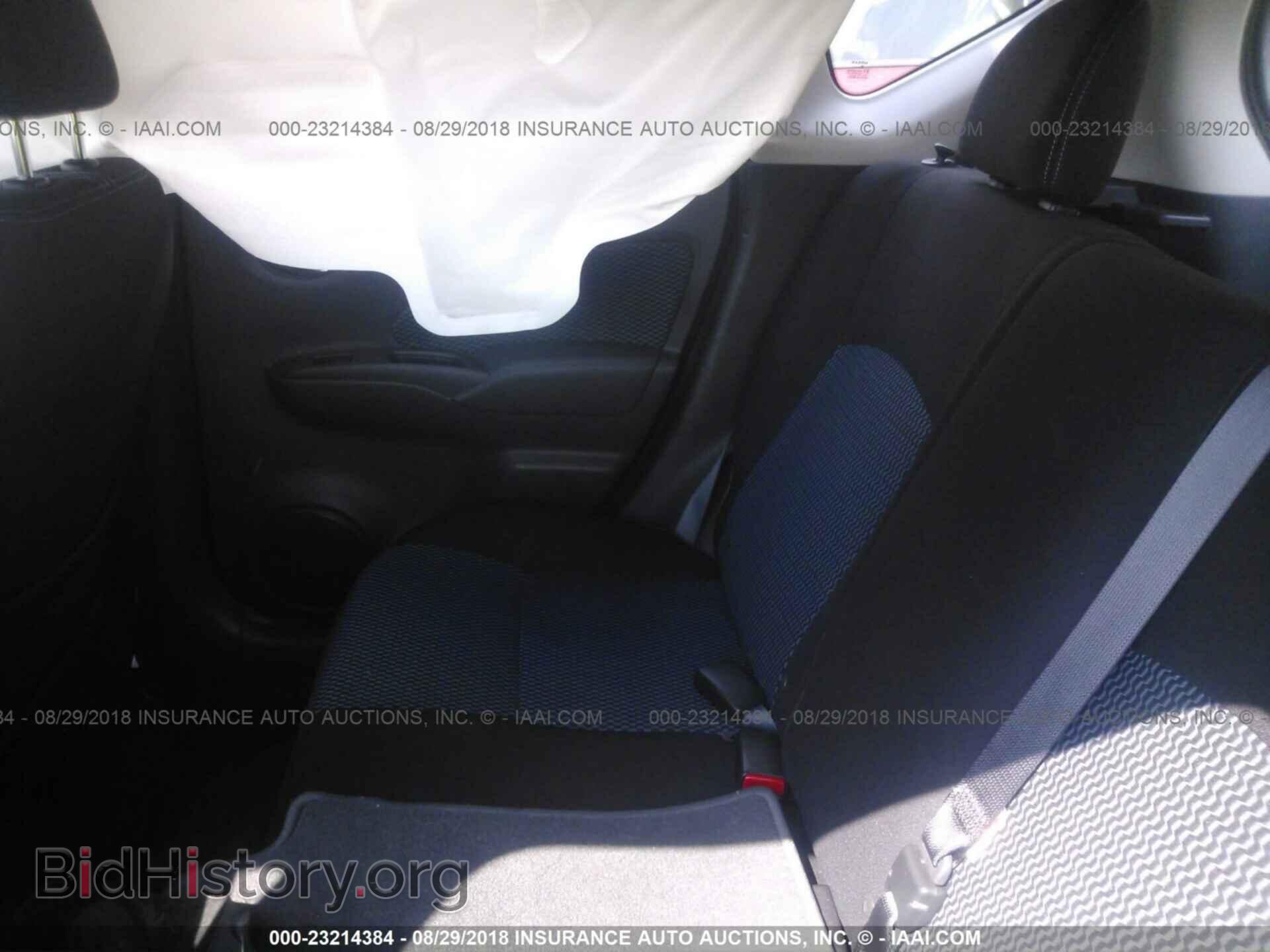 2018 Nissan Versa note - VIN: 3N1CE2CP2JL353396 - Photo 8