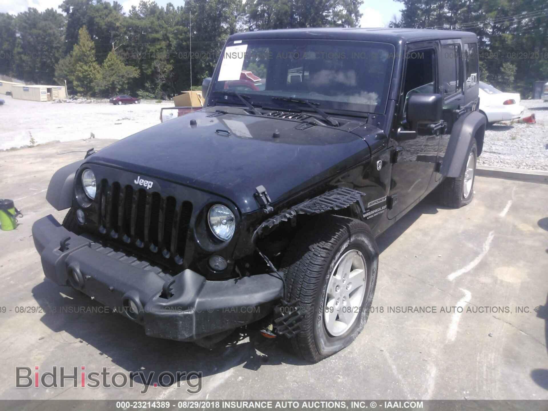 2017 Jeep Wrangler - VIN: 1C4HJWDG3HL668587 - Фото 2