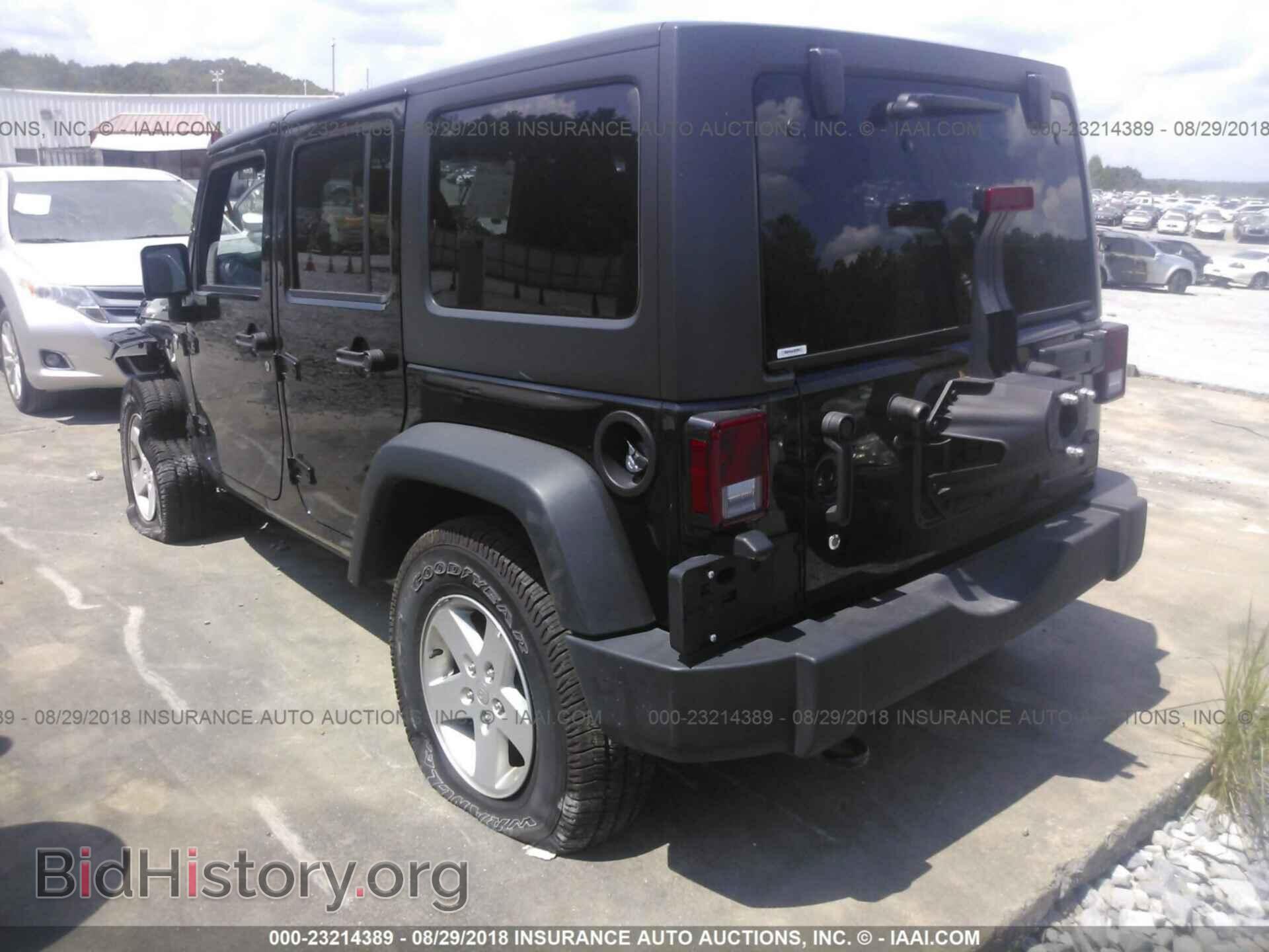 2017 Jeep Wrangler - VIN: 1C4HJWDG3HL668587 - Фото 3