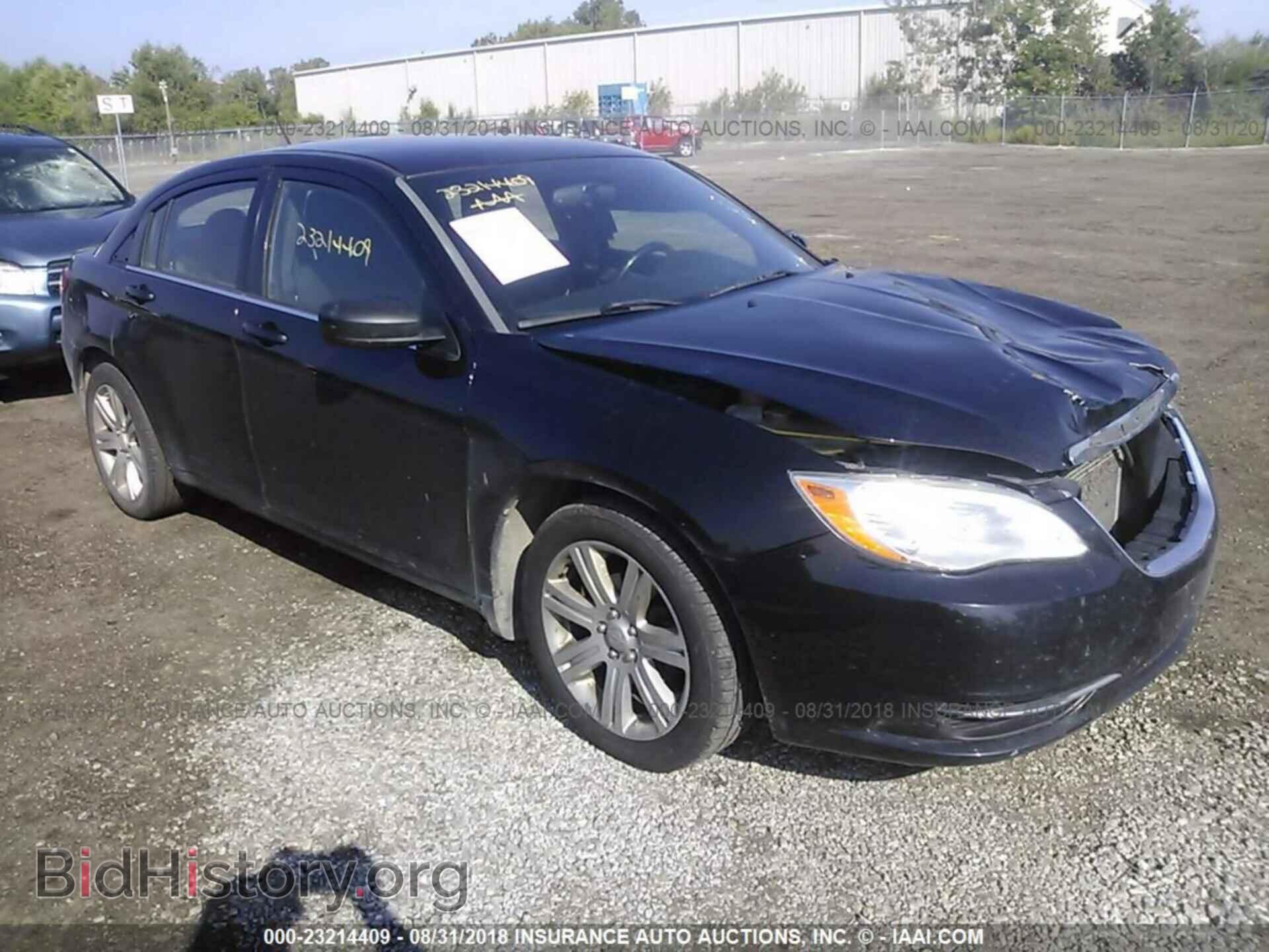 Photo 1C3BC1FB1BN562854 - Chrysler 200 2011