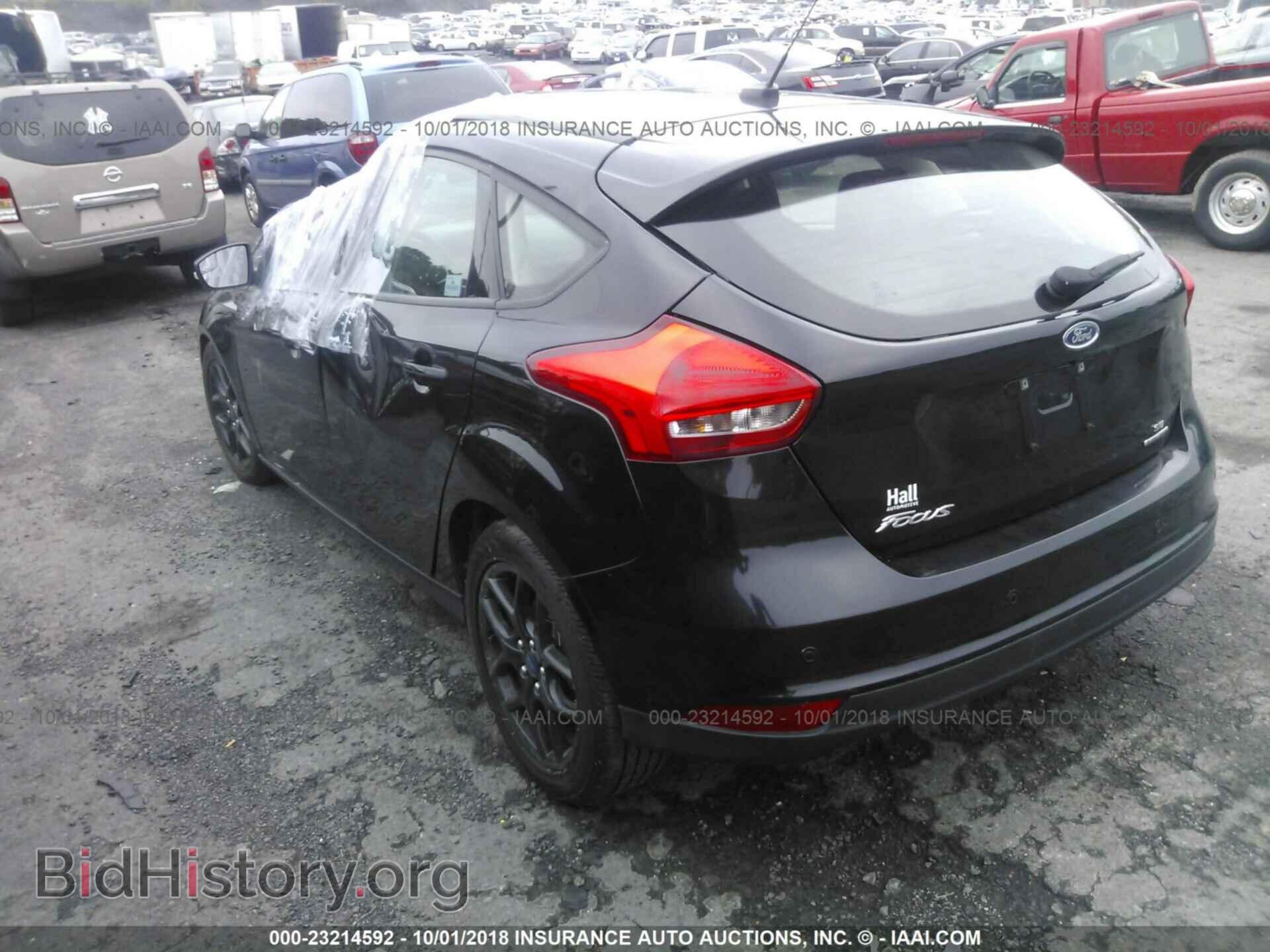2016 Ford Focus - VIN: 1FADP3K27GL311663 - Photo 3