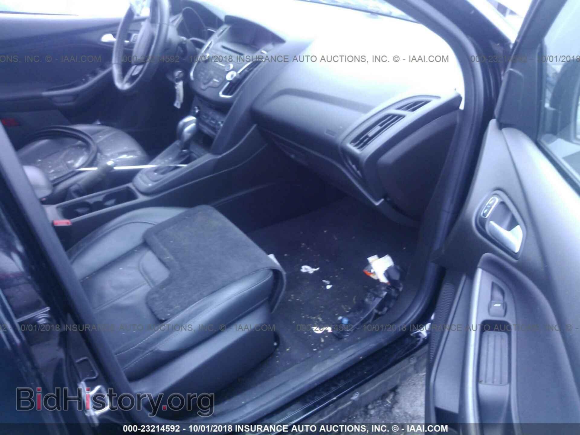 2016 Ford Focus - VIN: 1FADP3K27GL311663 - Photo 5
