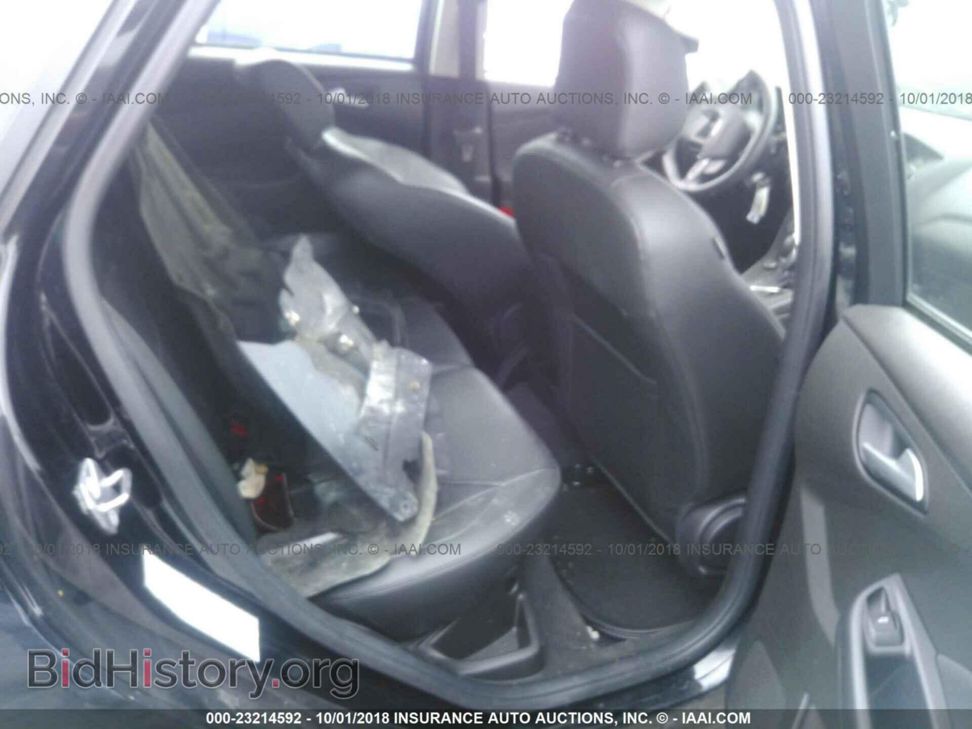 2016 Ford Focus - VIN: 1FADP3K27GL311663 - Photo 8