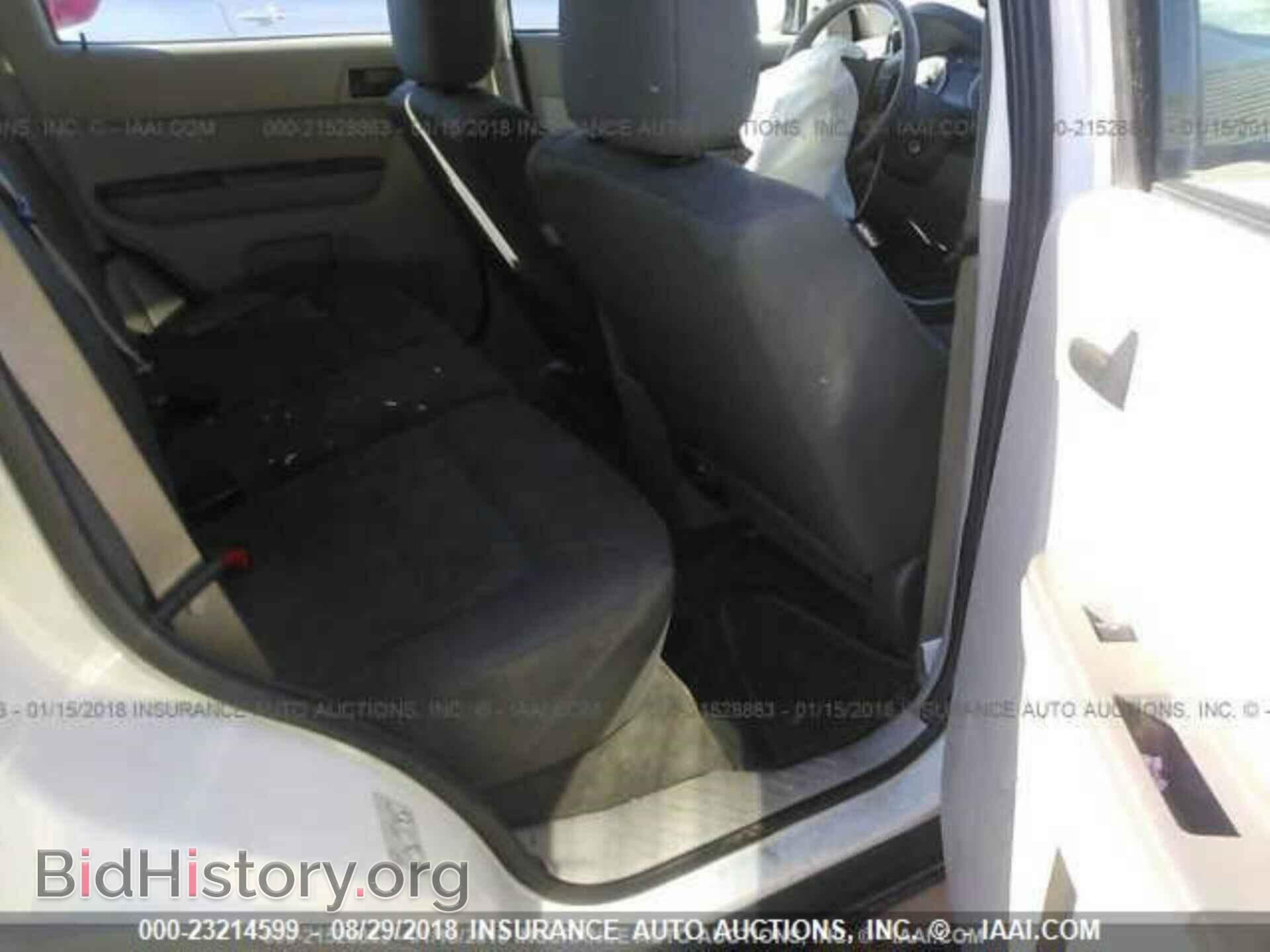 2011 FORD ESCAPE - VIN: 1FMCU0C75BKA26882 - Photo 8