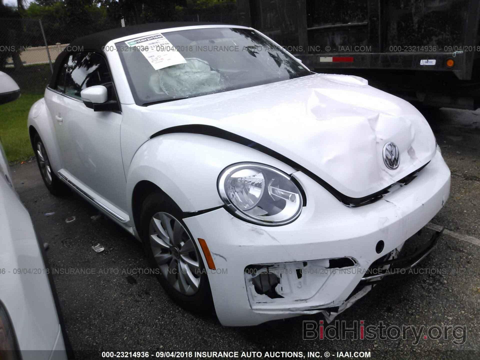 Photo 3VW5DAAT8JM512562 - Volkswagen Beetle 2018