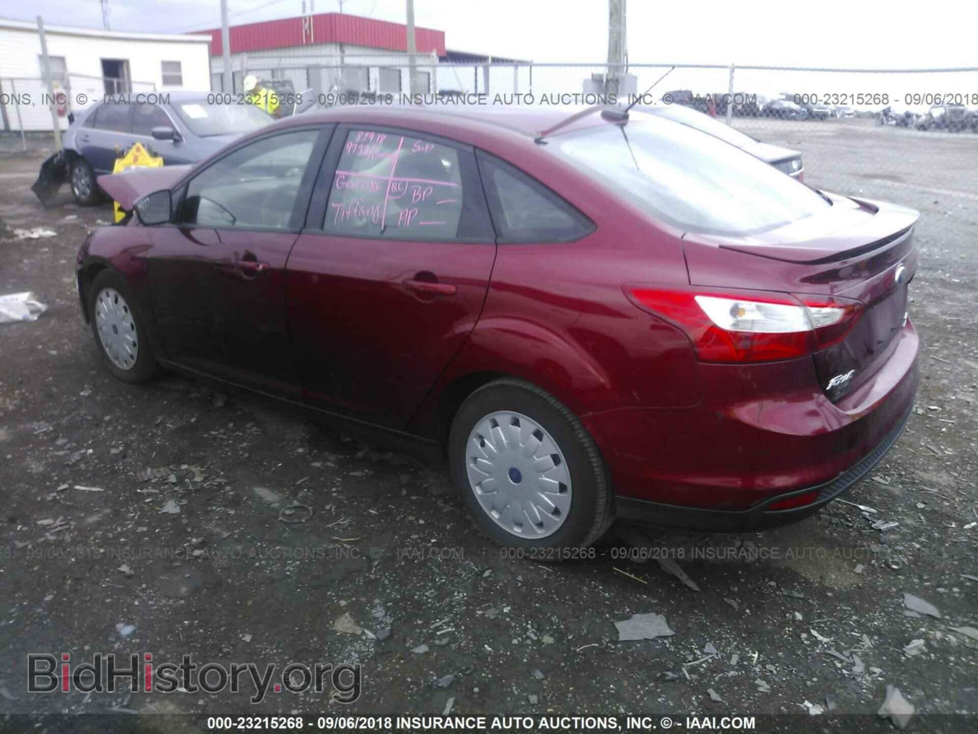 2013 Ford Focus - VIN: 1FADP3F21DL143542 - Photo 3