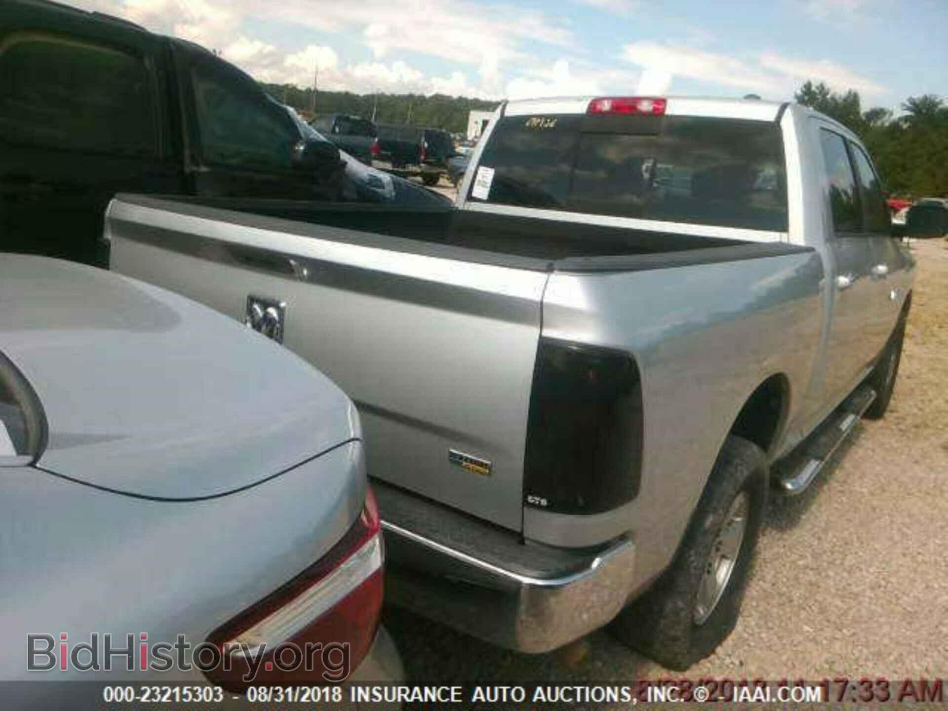 2011 Dodge Ram 1500 - VIN: 1D7RB1CPXBS633960 - Фото 2