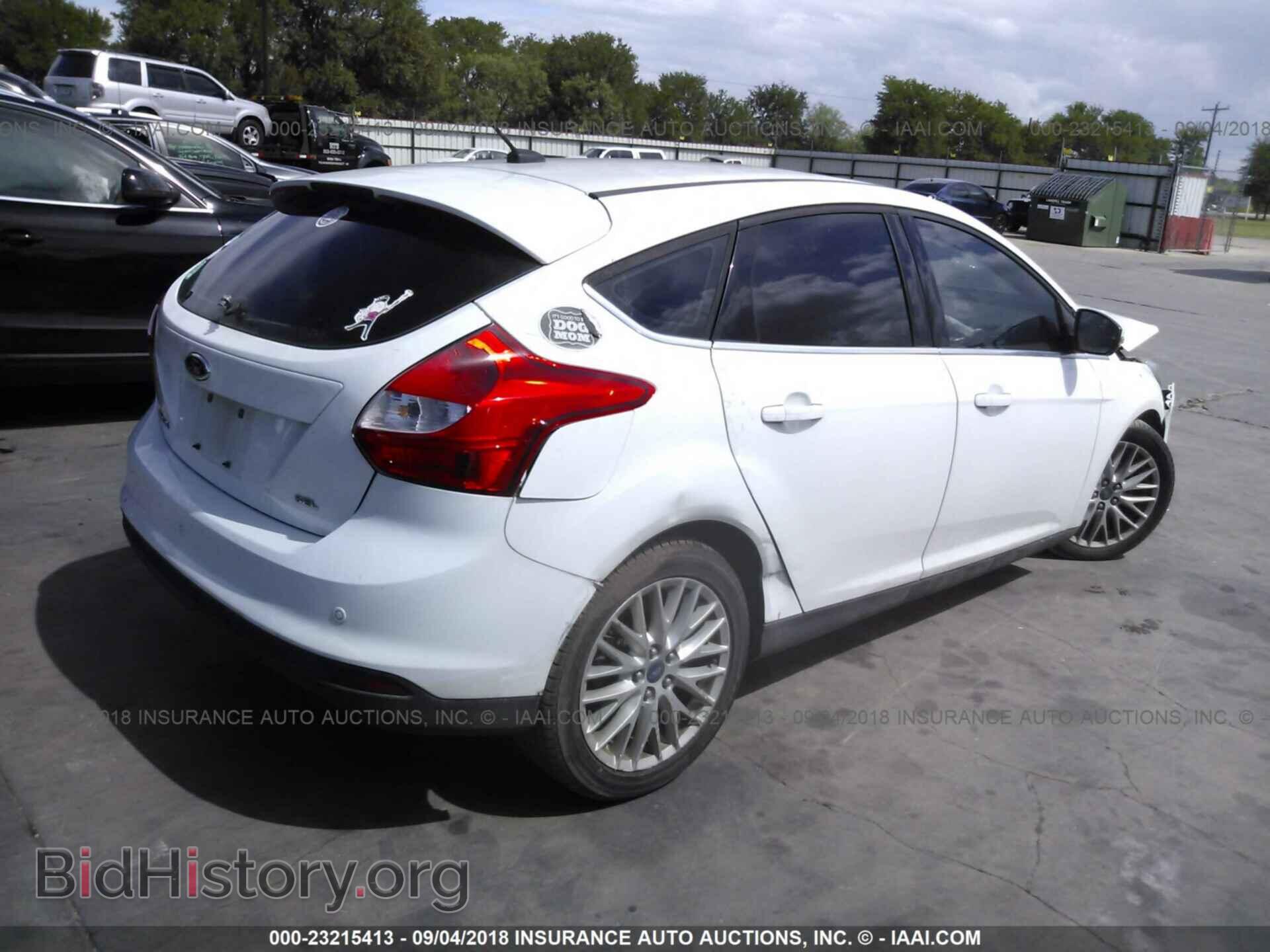 2012 Ford Focus - VIN: 1FAHP3M25CL368081 - Photo 4