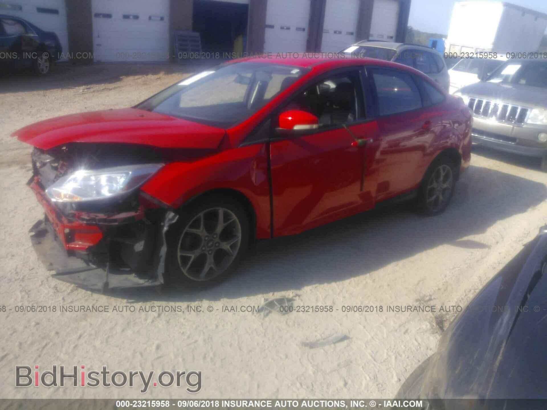 2013 Ford Focus - VIN: 1FADP3F25DL326796 - Фото 2